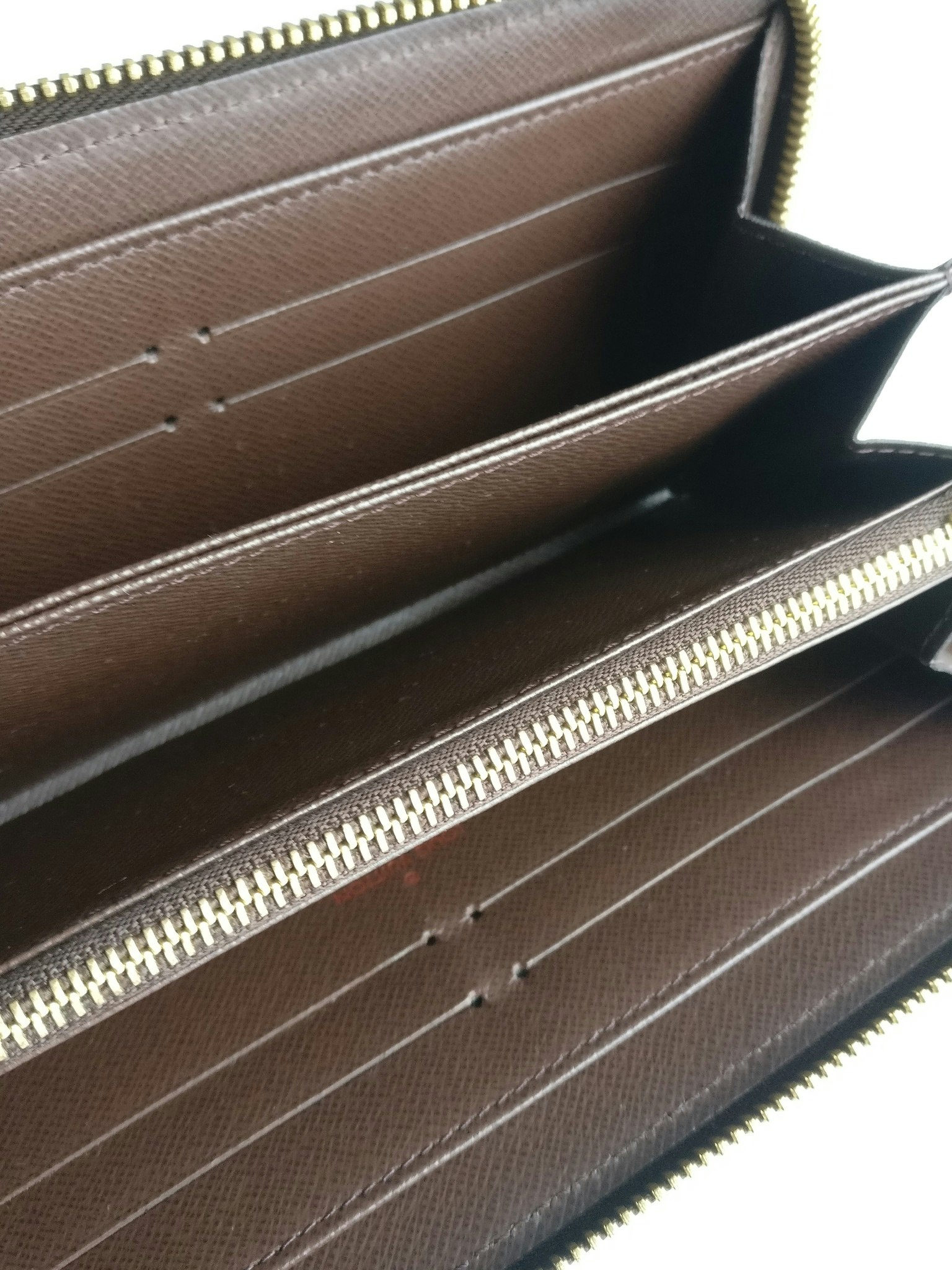Louis Vuitton Zippy Wallet