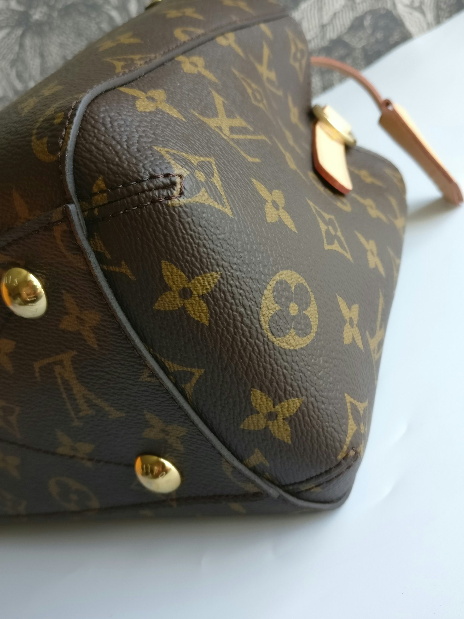 Louis Vuitton Montaigne BB