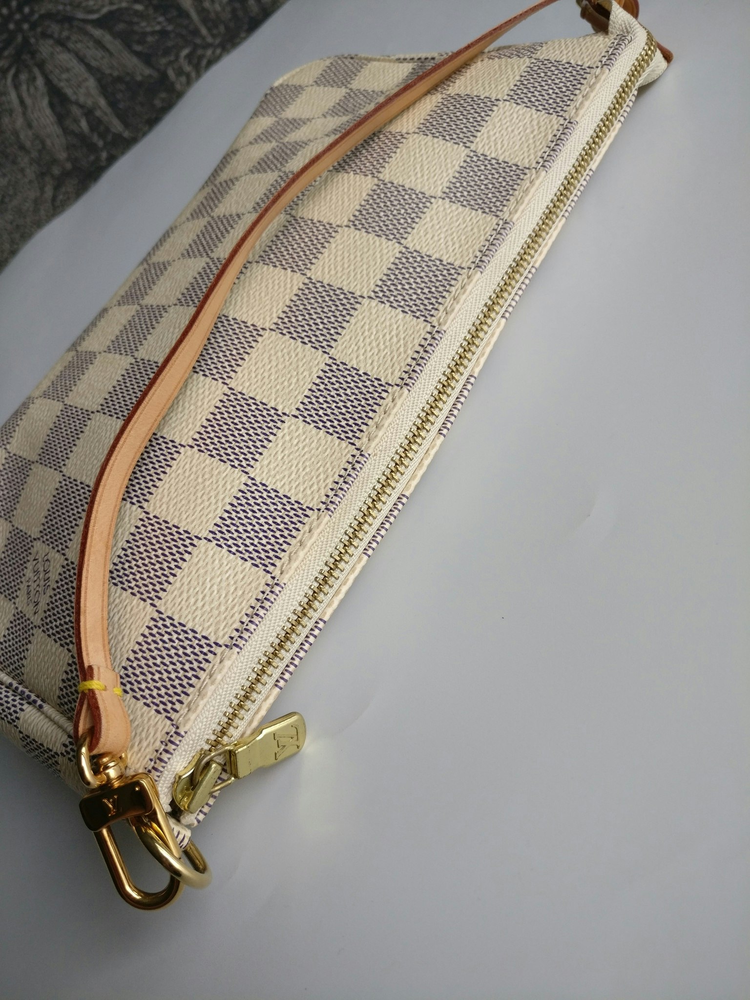 Louis Vuitton Pochette Accessoires damier azur