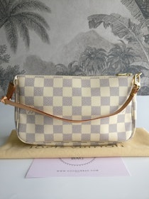 Louis Vuitton Pochette Accessoires damier azur