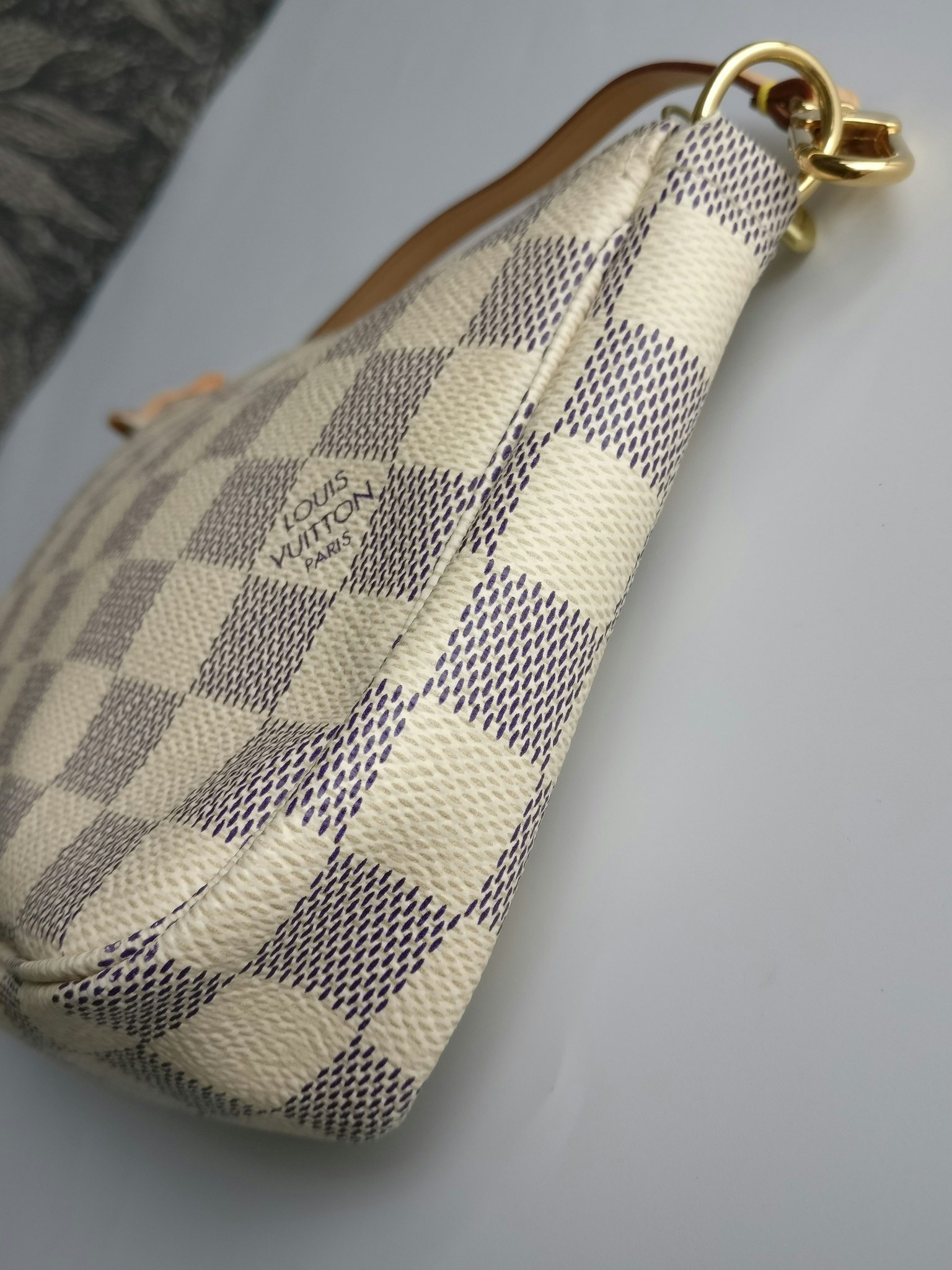 Louis Vuitton Pochette Accessoires damier azur