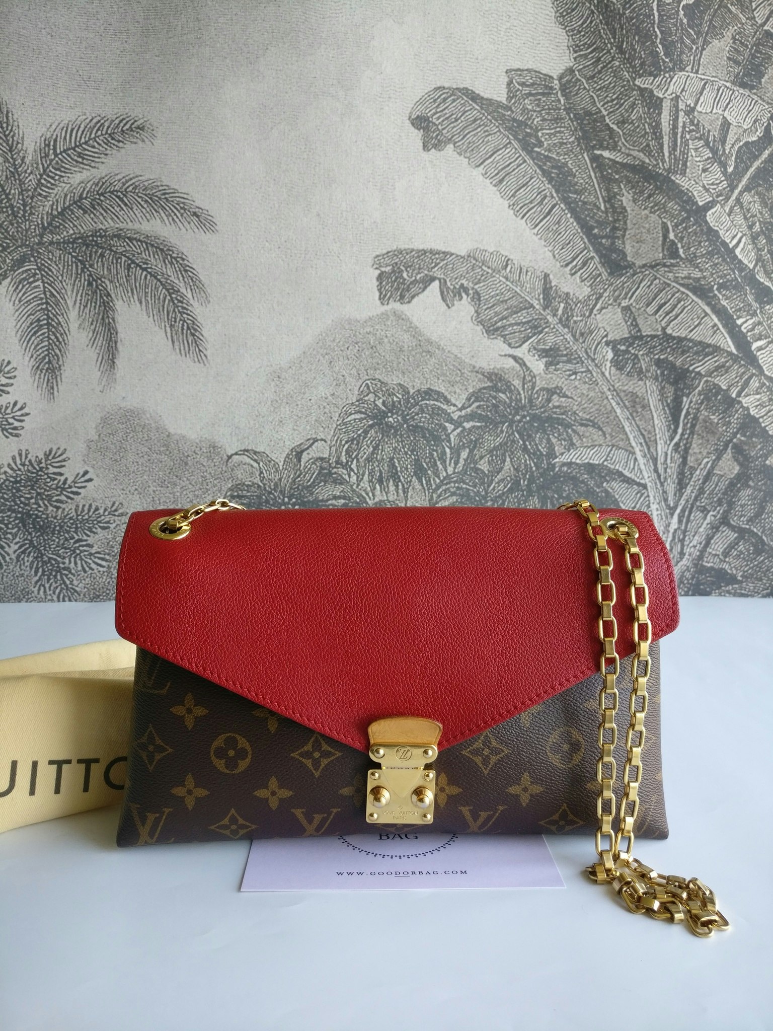 Louis Vuitton Pallas Chain Bag