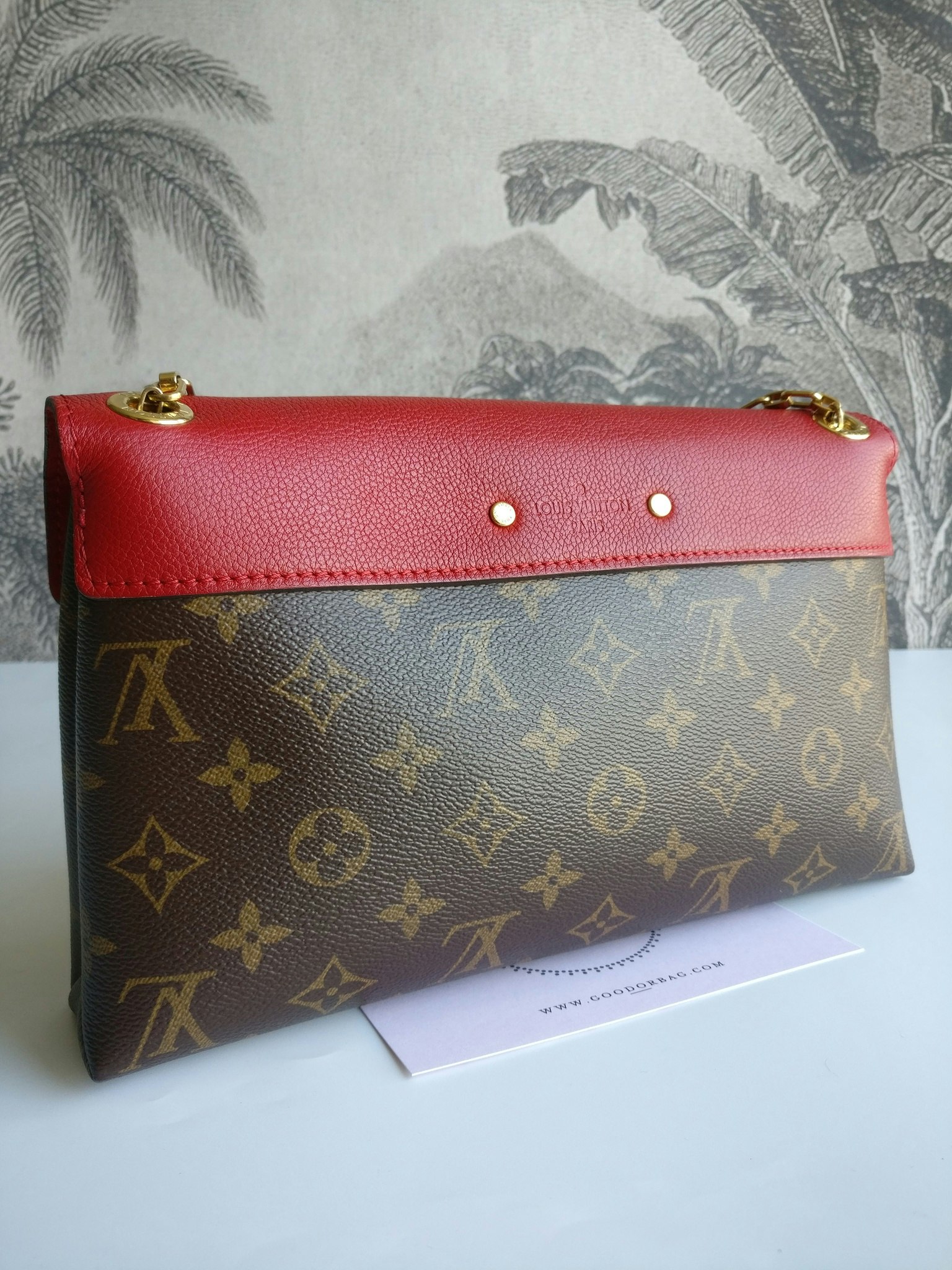 Louis Vuitton Pallas Chain Bag