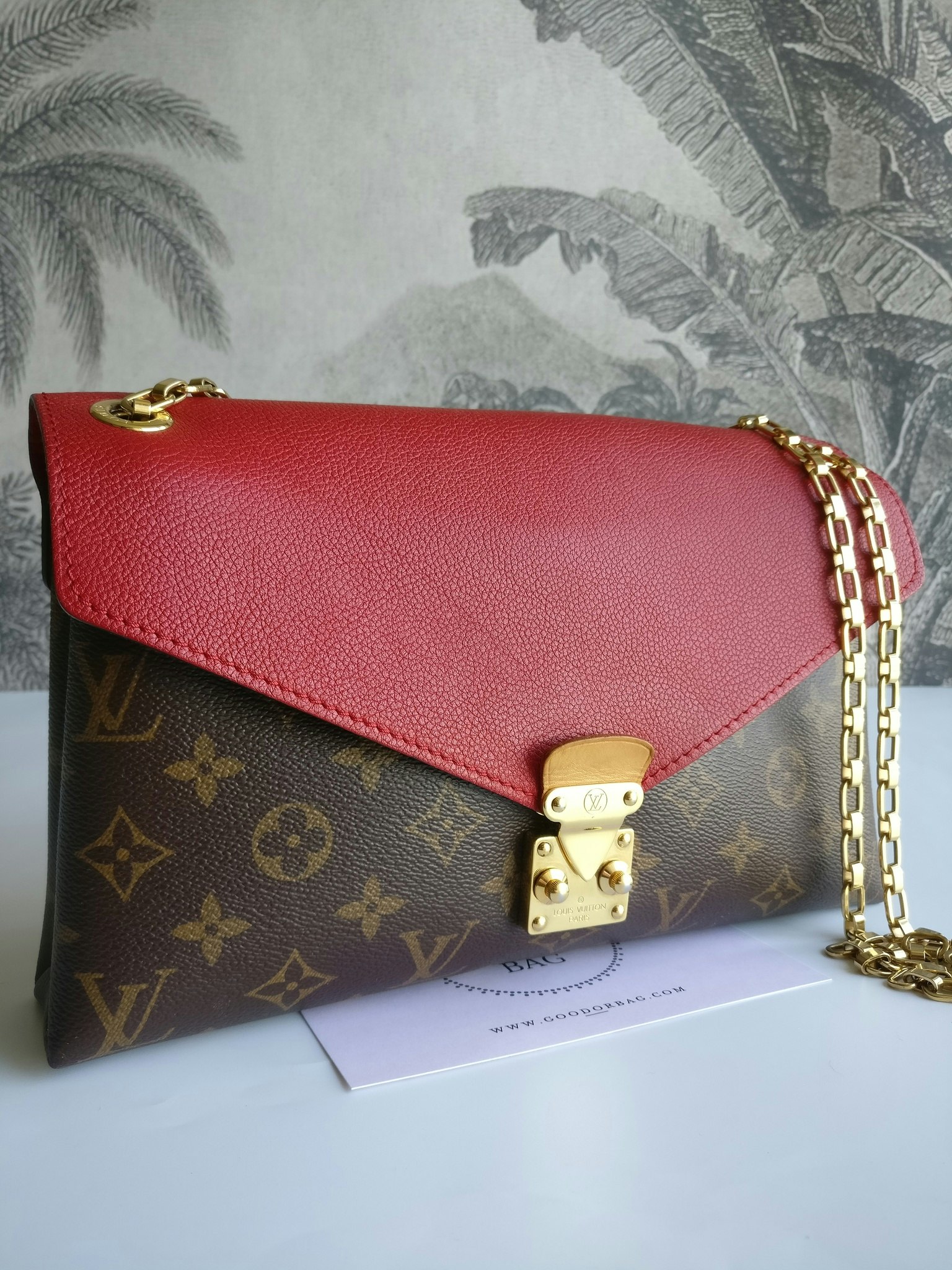 Louis Vuitton Pallas Chain Bag