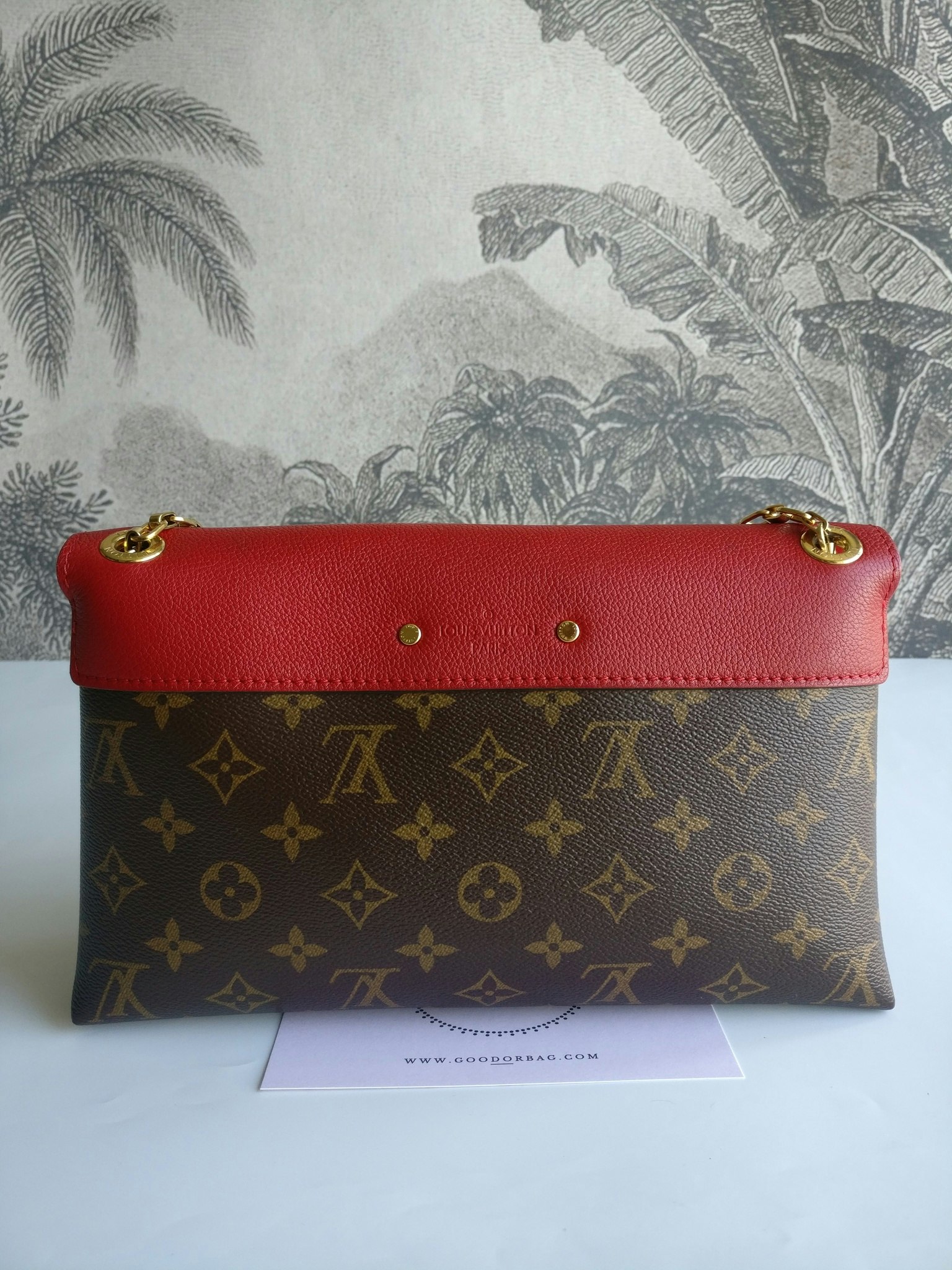 Louis Vuitton Pallas Chain Bag