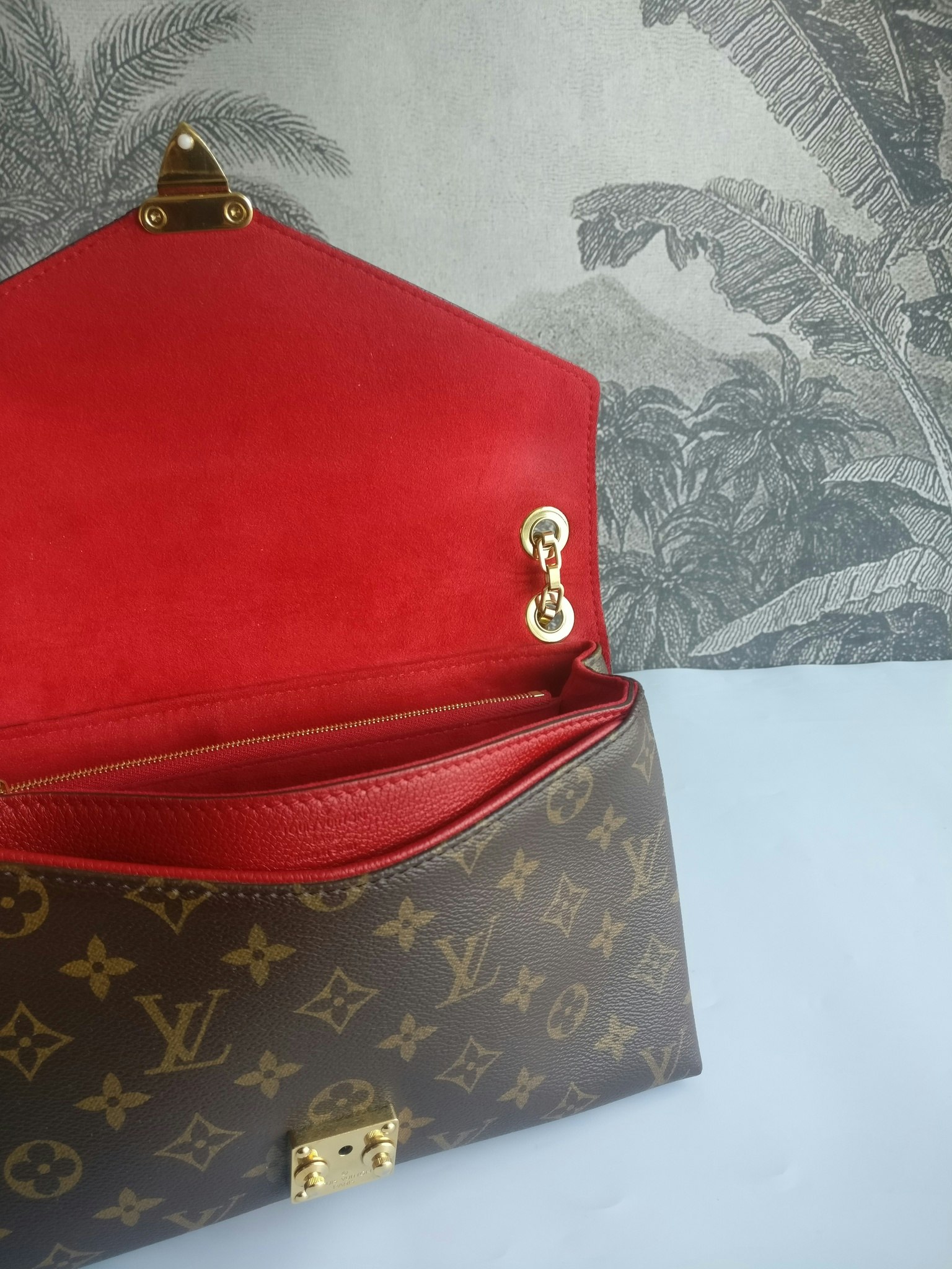 Louis Vuitton Pallas Chain Bag