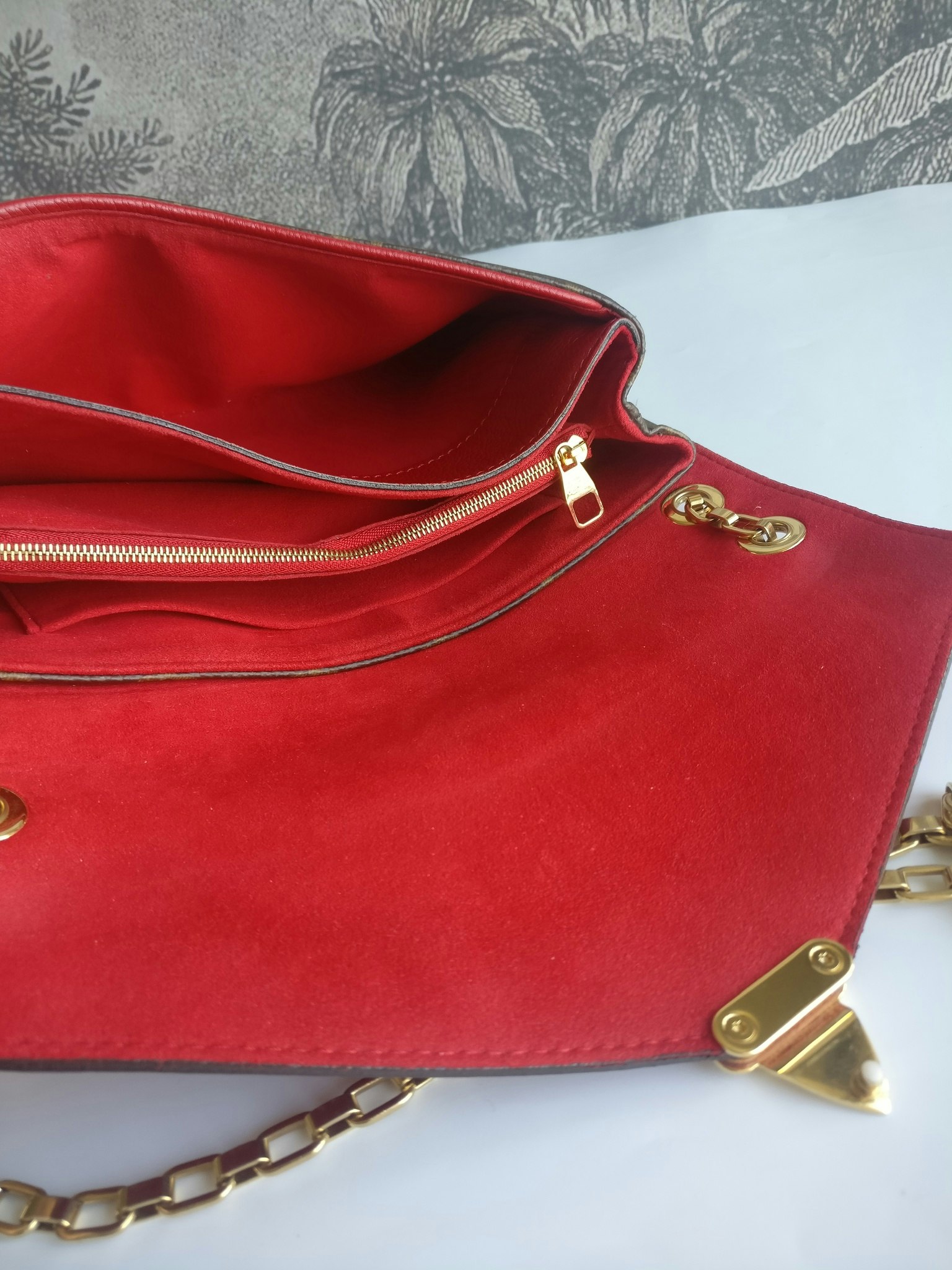 Louis Vuitton Pallas Chain Bag