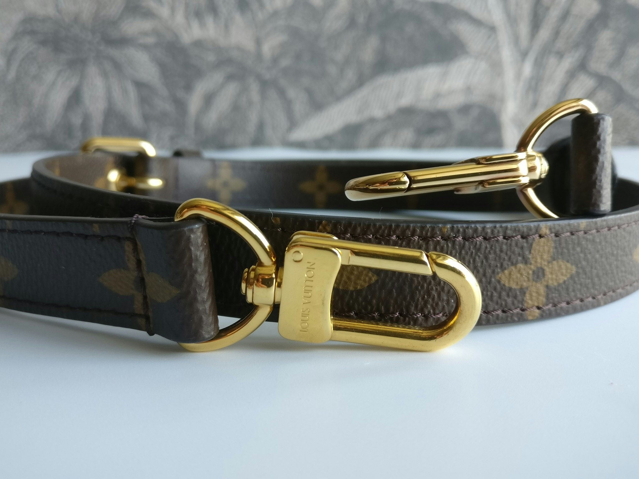 Louis Vuitton adjustable Metis shoulder strap