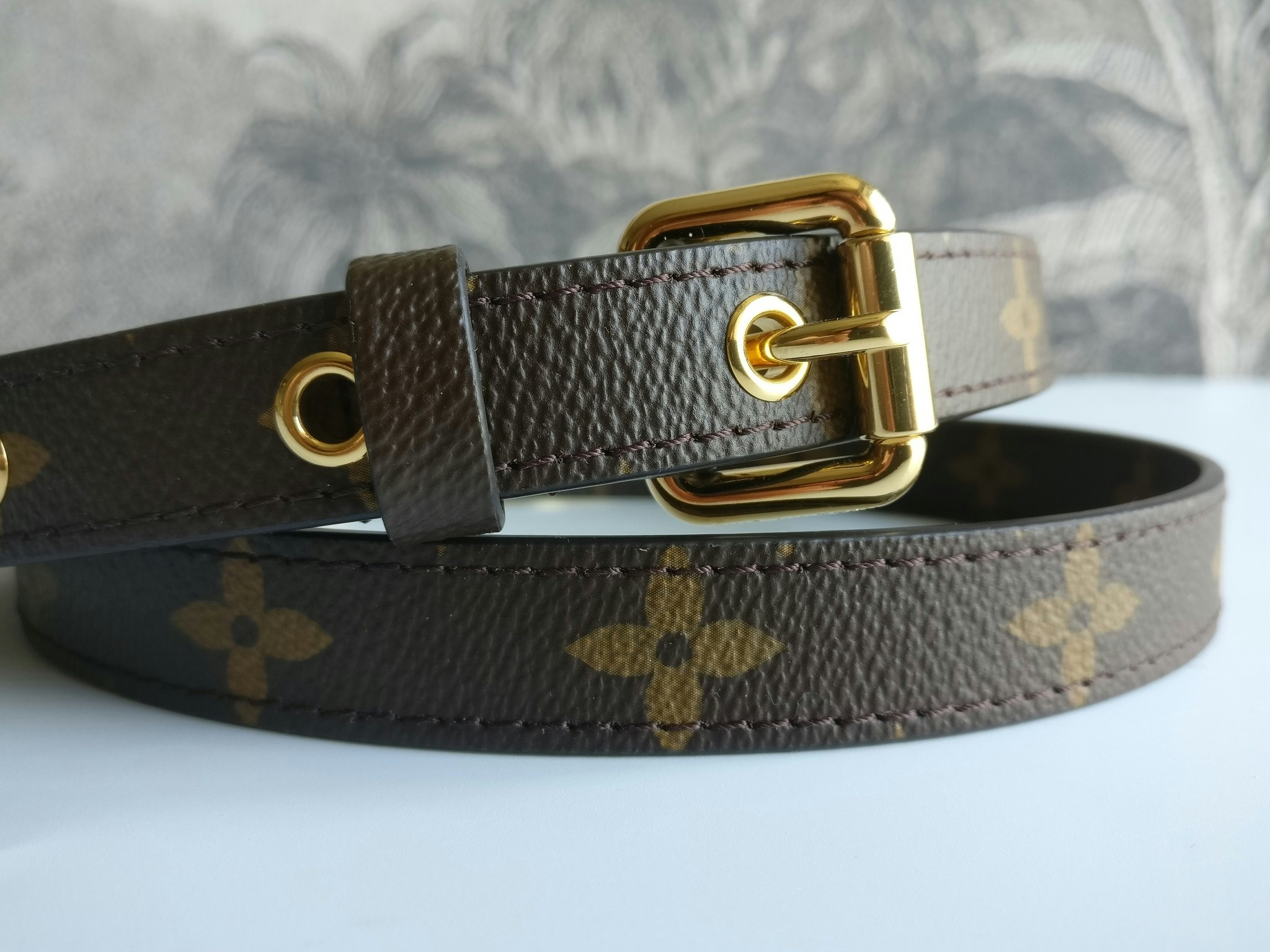 Louis Vuitton adjustable Metis shoulder strap