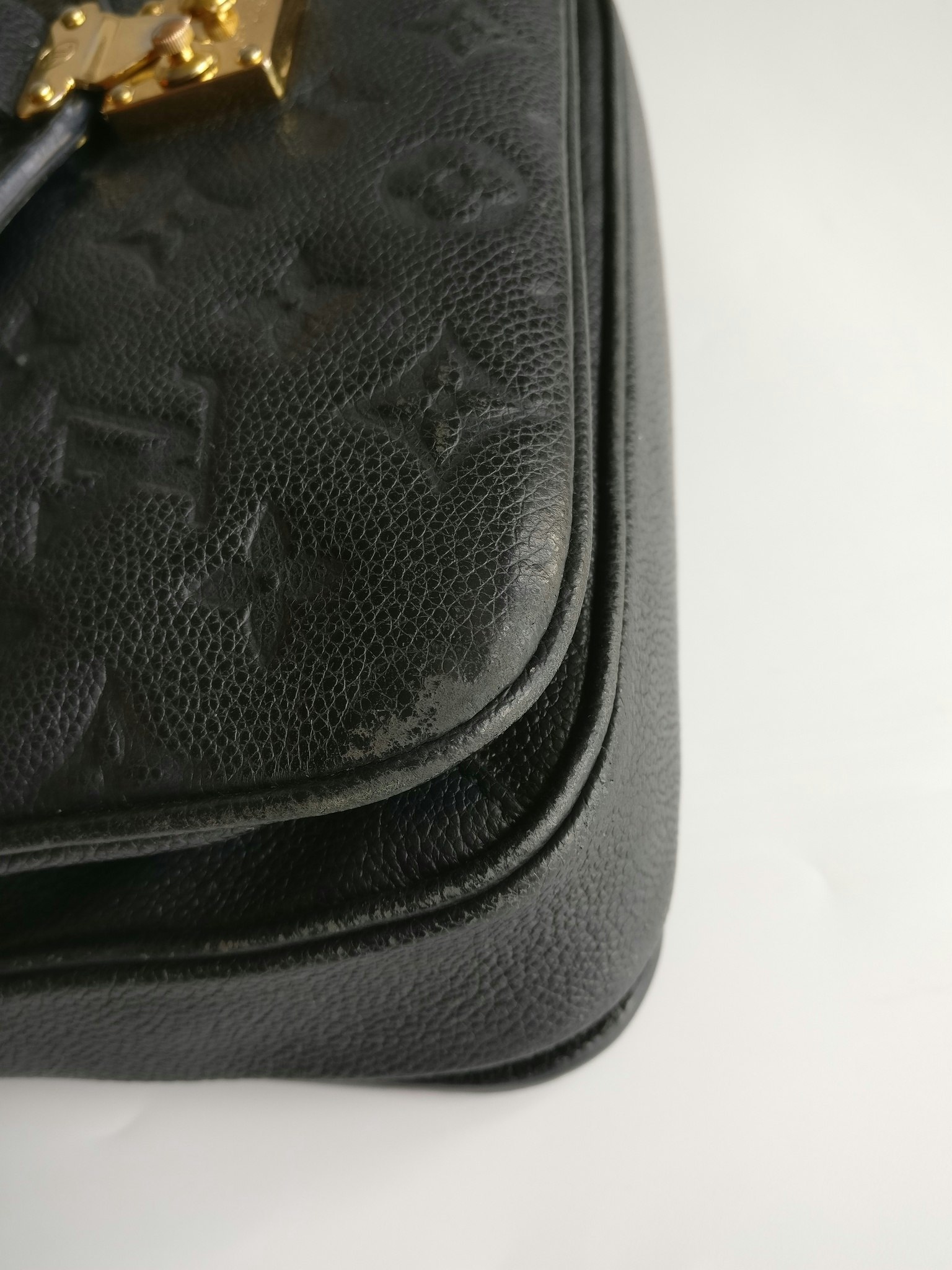 Louis Vuitton Pochette Metis black empreinte