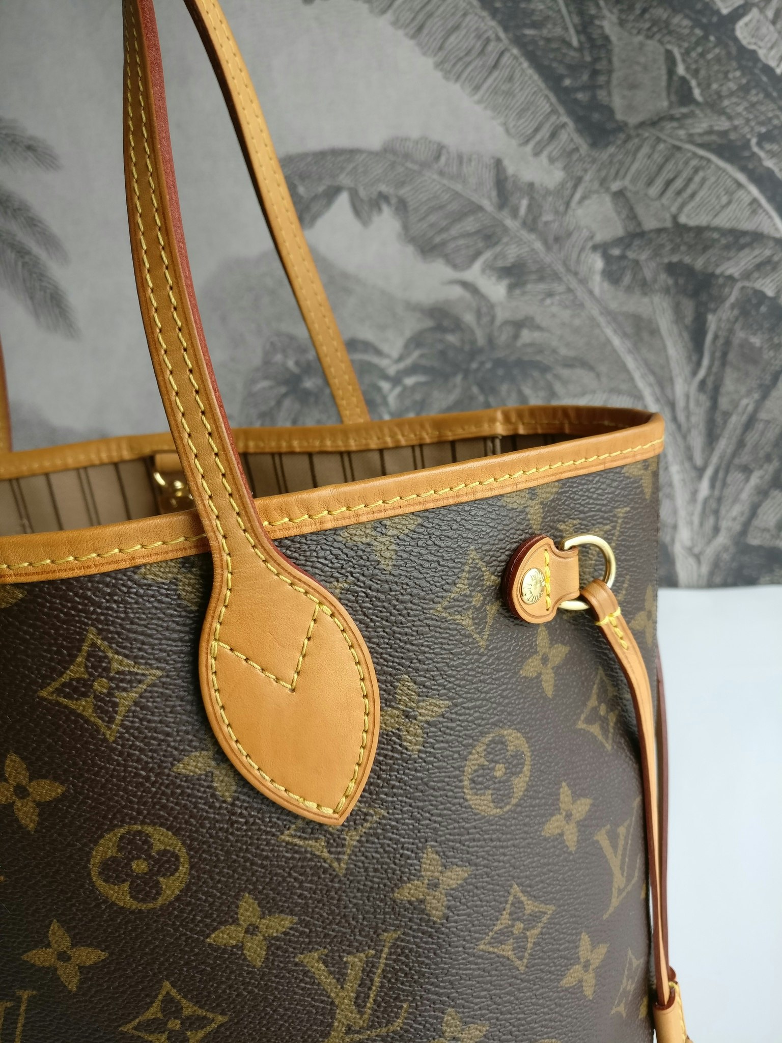 Louis Vuitton Neverfull PM