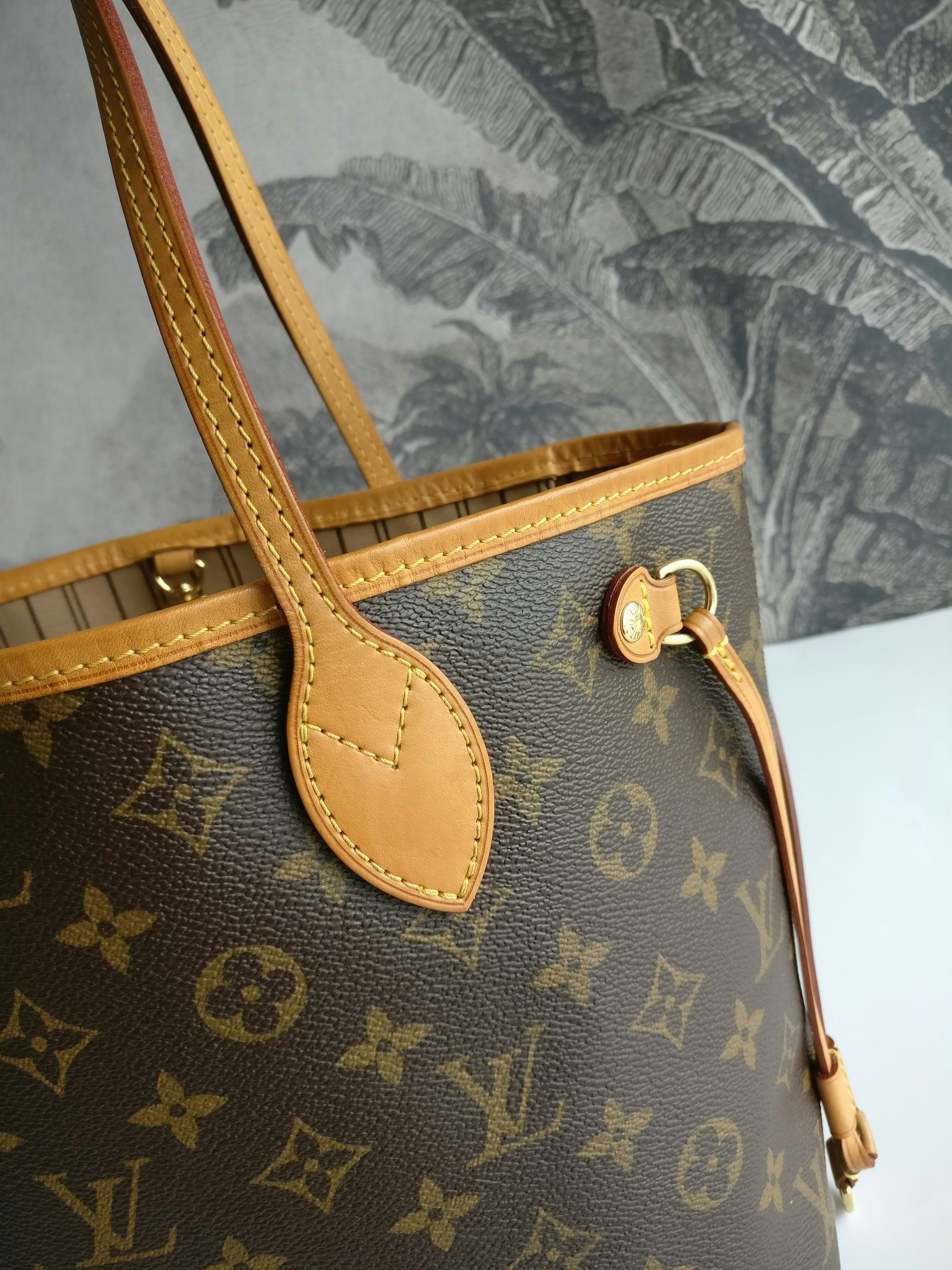 Louis Vuitton Neverfull PM