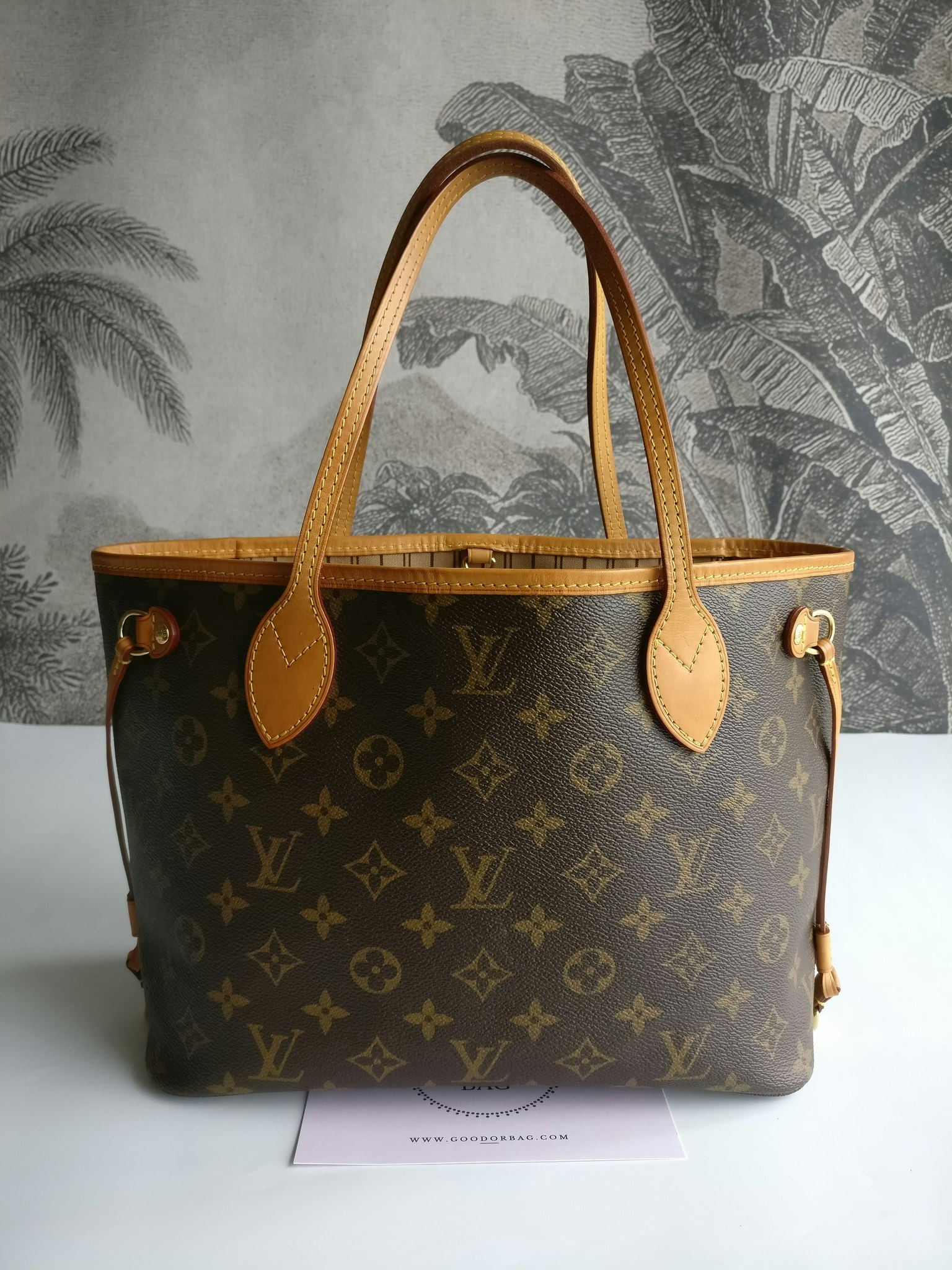 Louis Vuitton Neverfull PM
