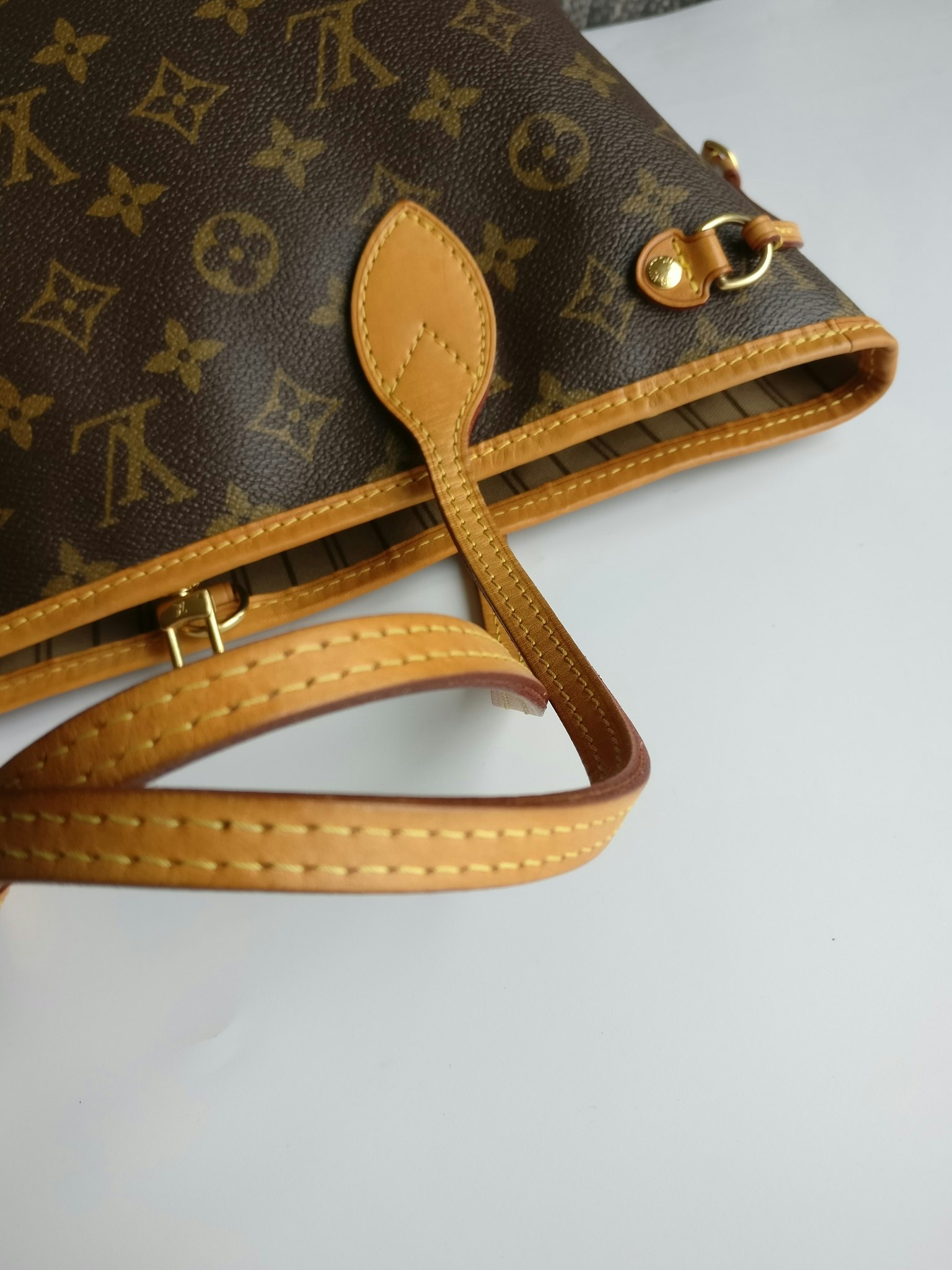 Louis Vuitton Neverfull PM