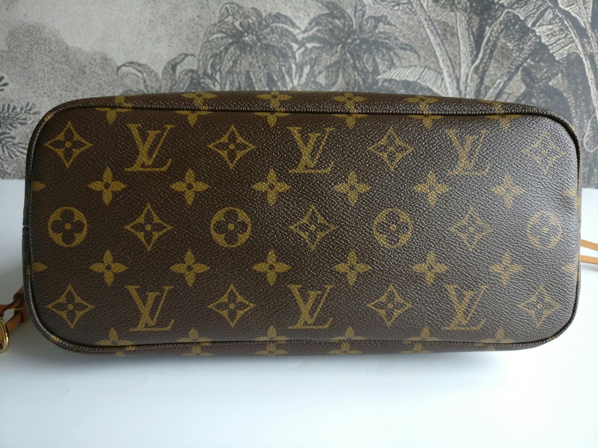 Louis Vuitton Neverfull PM