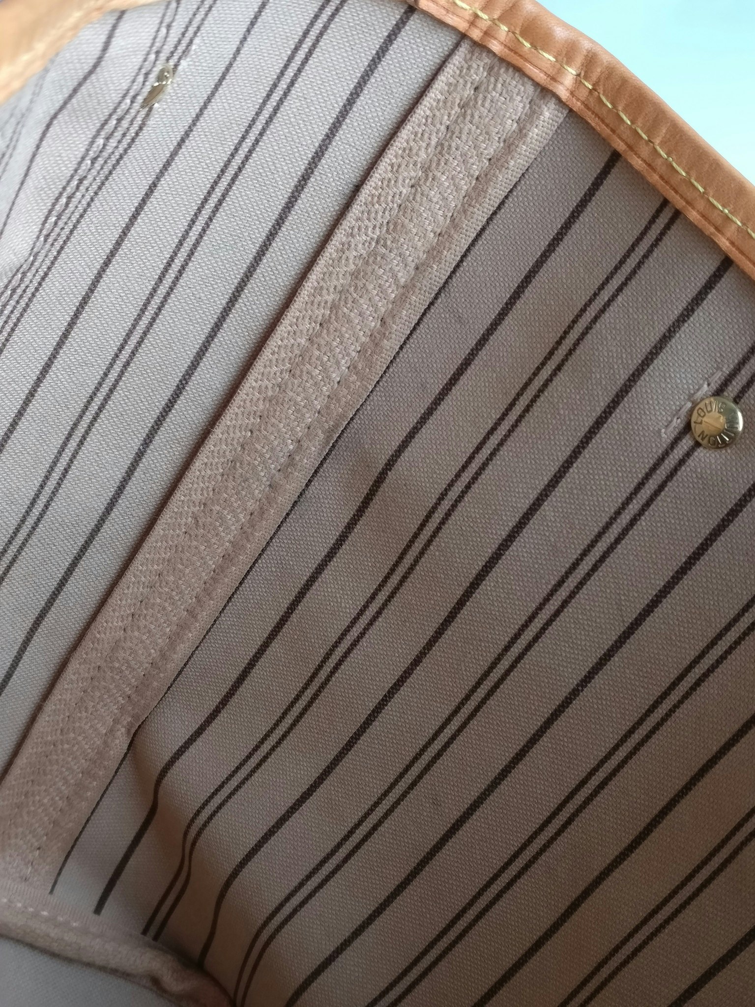 Louis Vuitton Neverfull PM