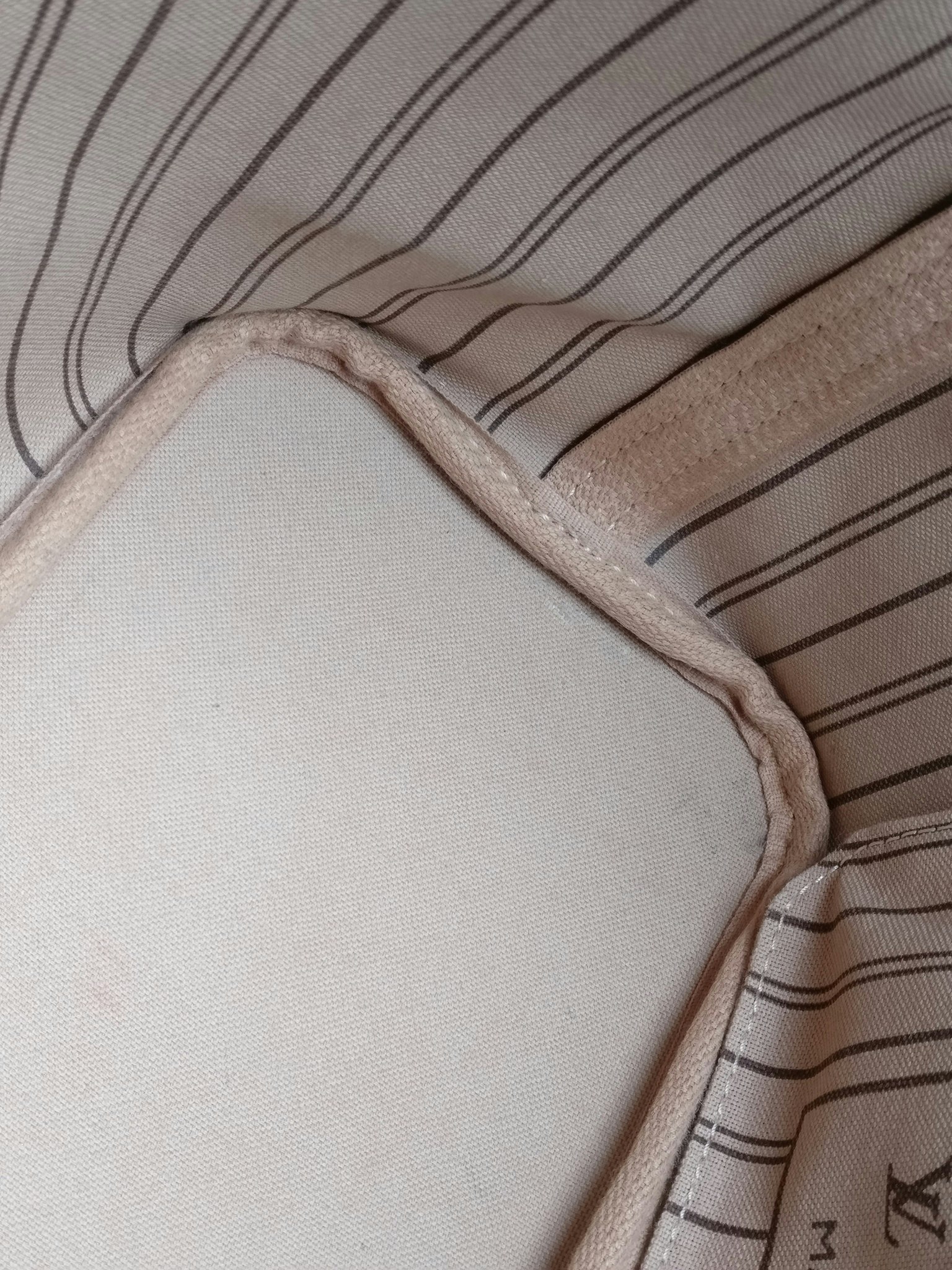 Louis Vuitton Neverfull PM