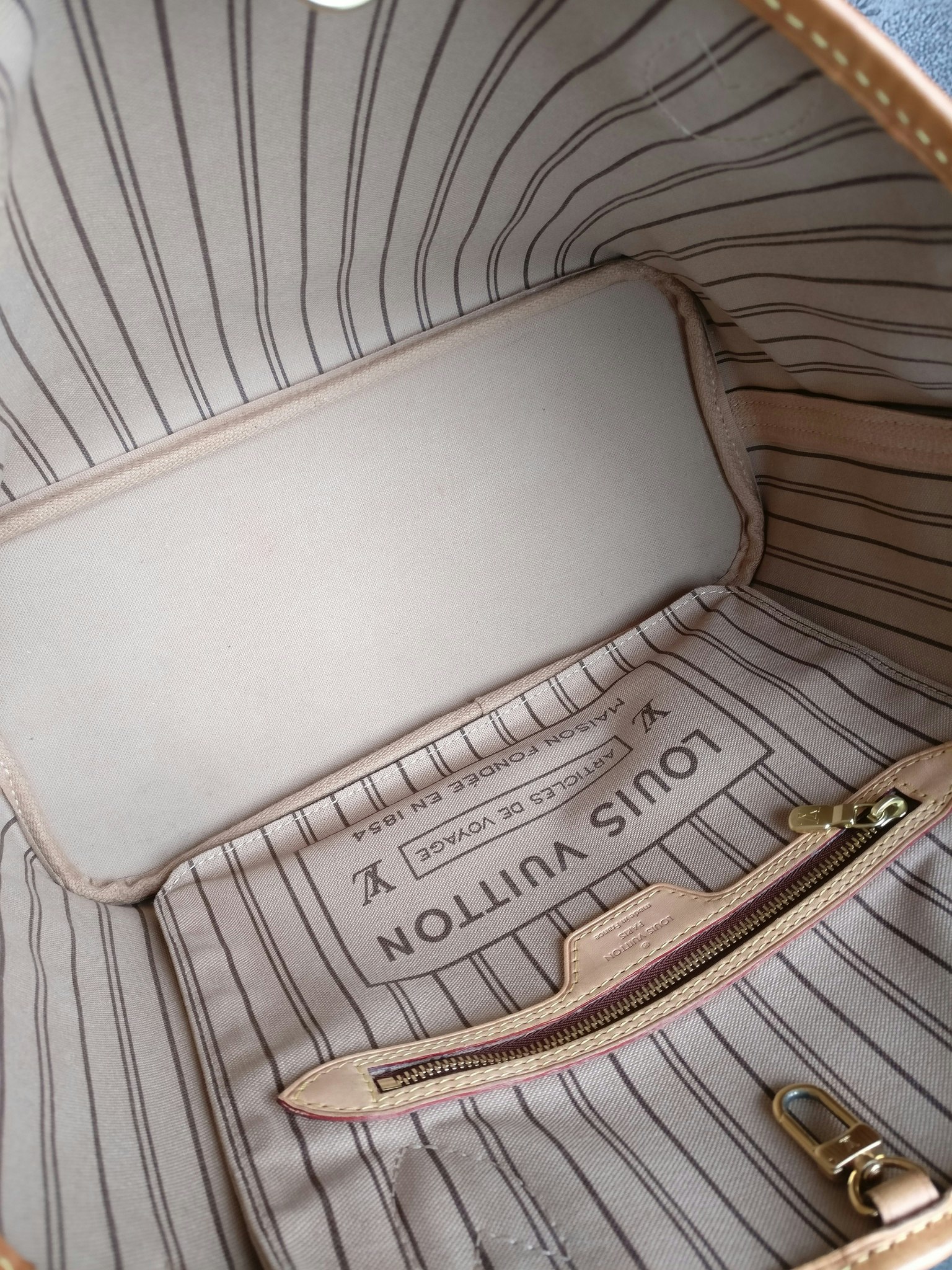 Louis Vuitton Neverfull PM