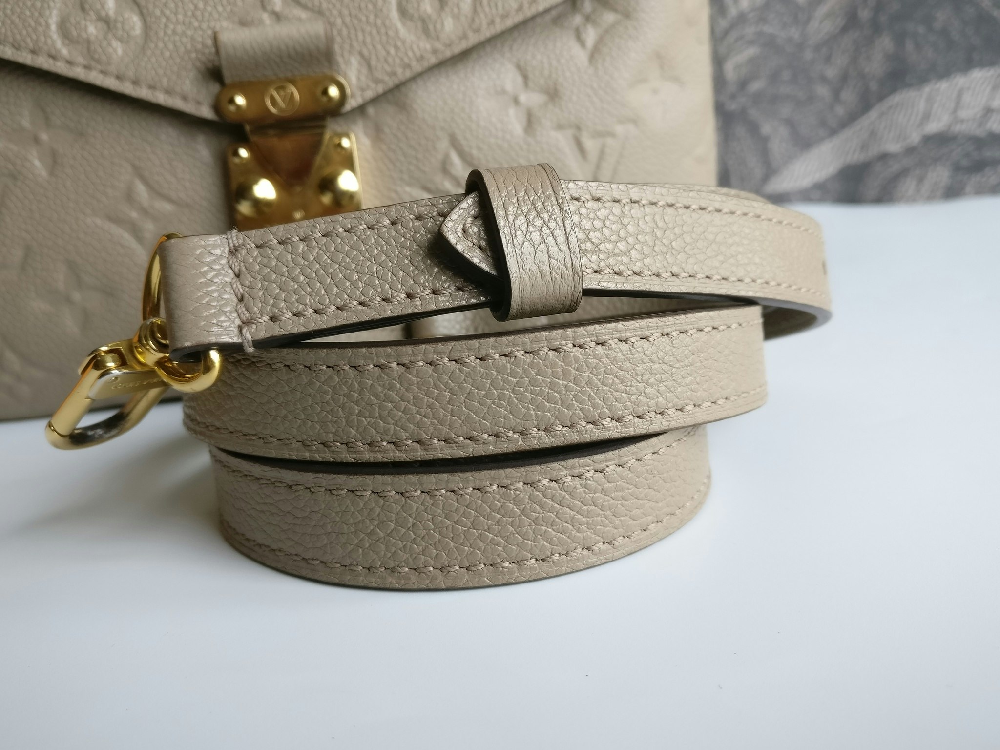 Louis Vuitton Pochette Metis empreinte Dune