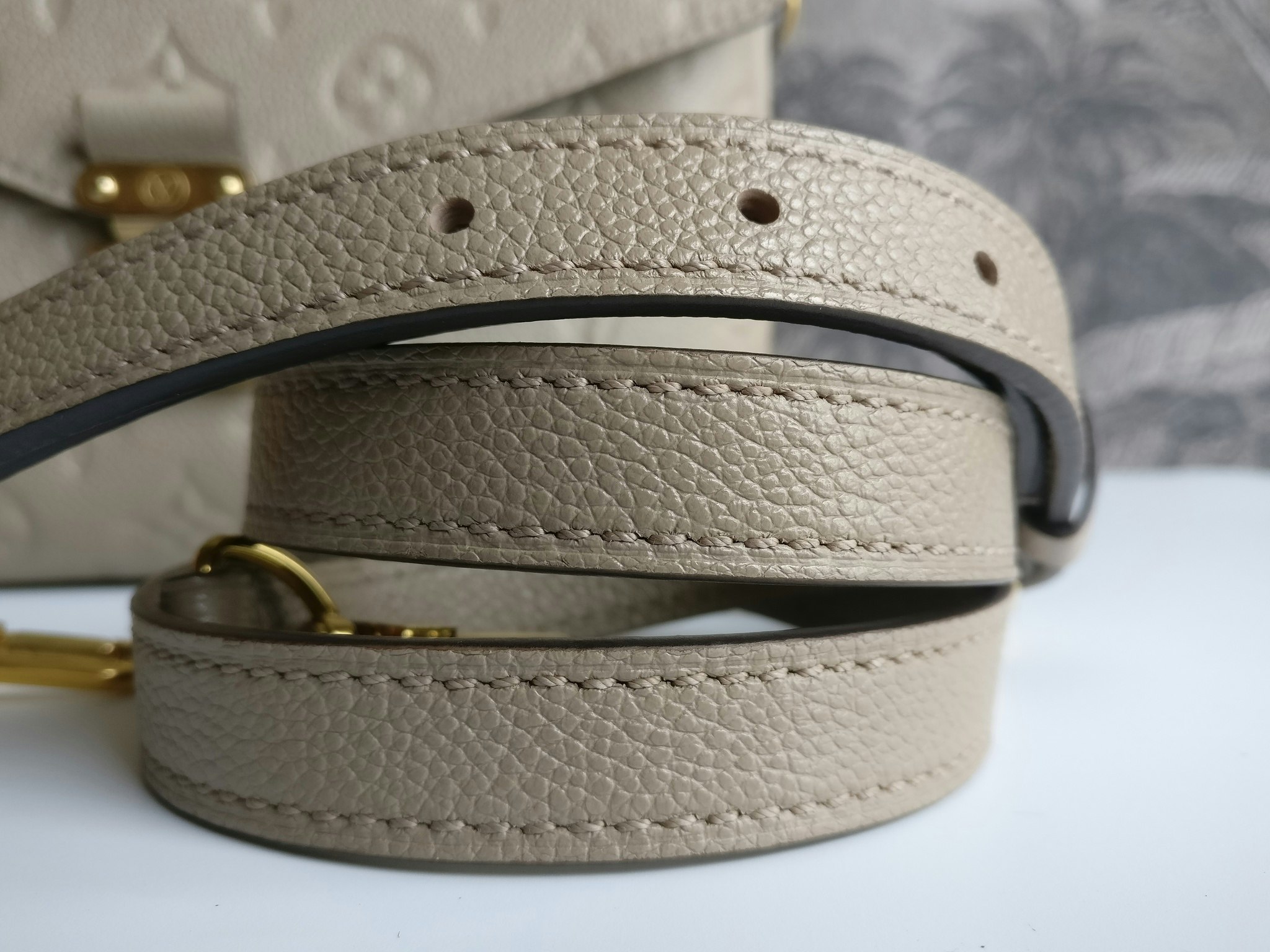 Louis Vuitton Pochette Metis empreinte Dune
