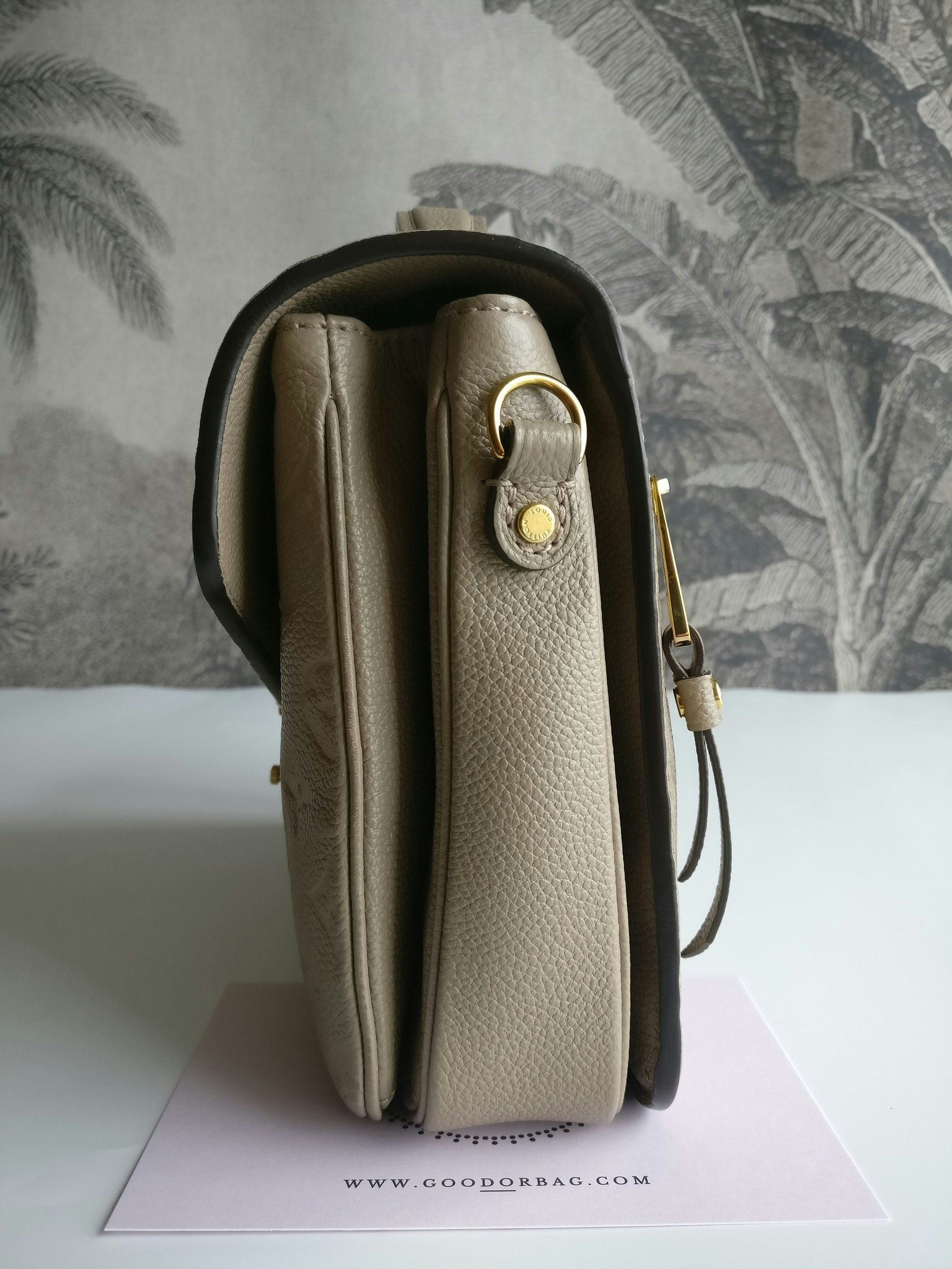 Louis Vuitton Pochette Metis empreinte Dune