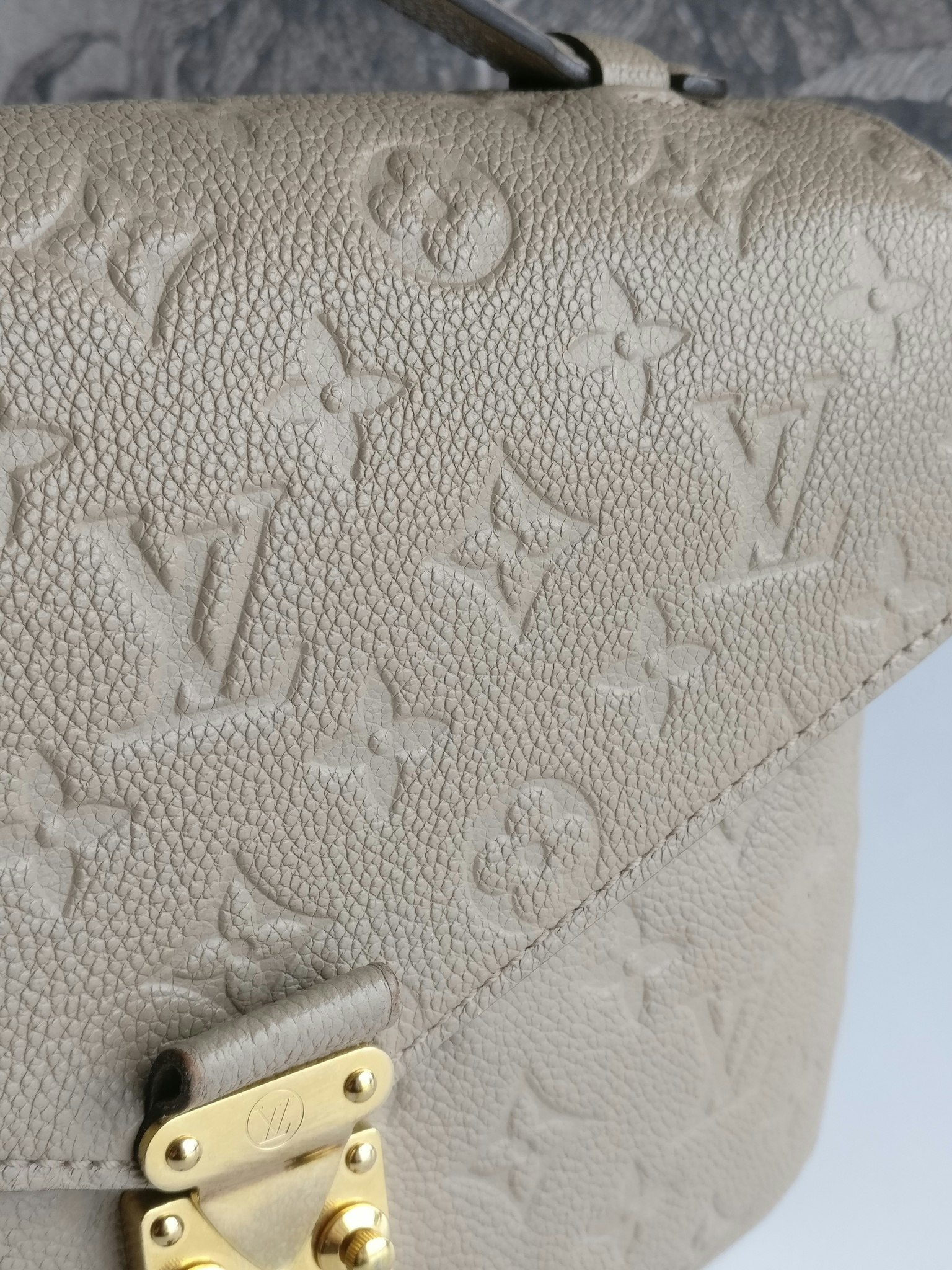 Louis Vuitton Pochette Metis empreinte Dune
