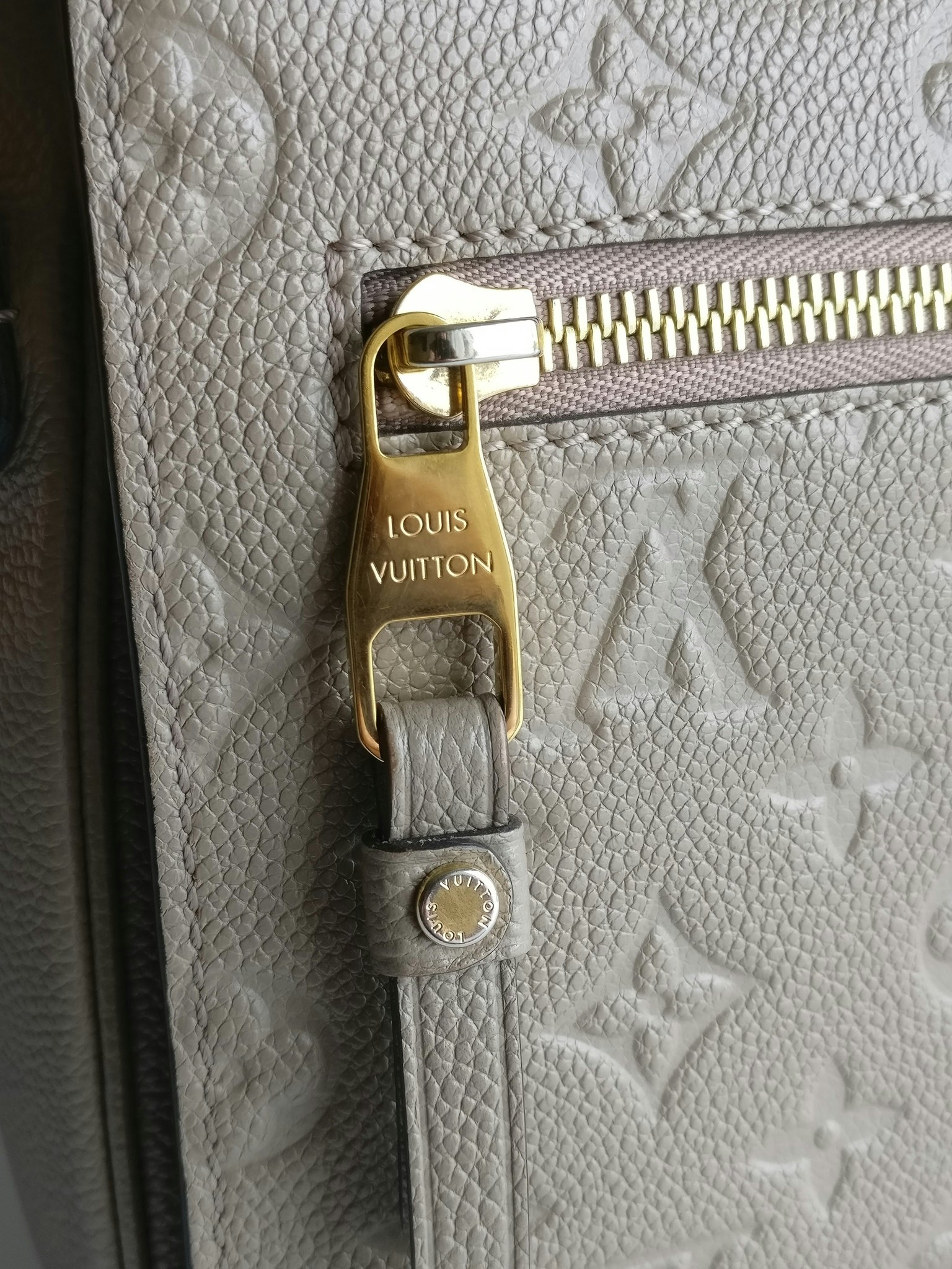 Louis Vuitton Pochette Metis empreinte Dune