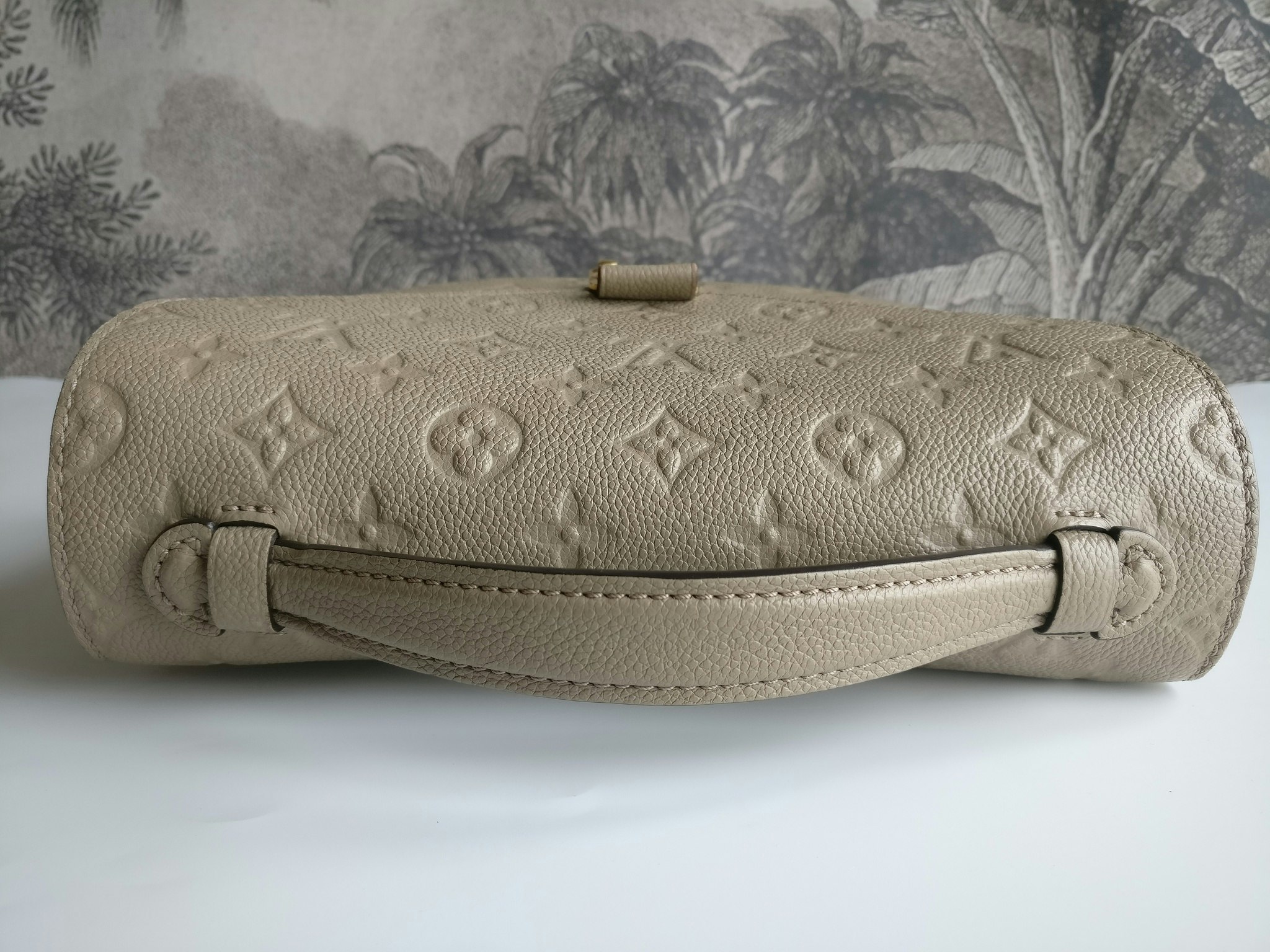 Louis Vuitton Pochette Metis empreinte Dune
