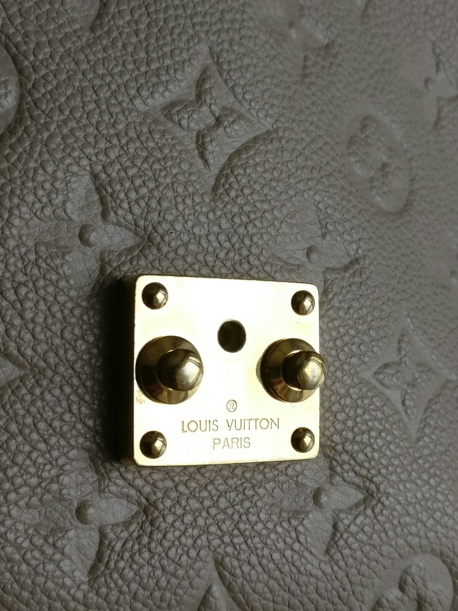 Louis Vuitton Pochette Metis empreinte Dune