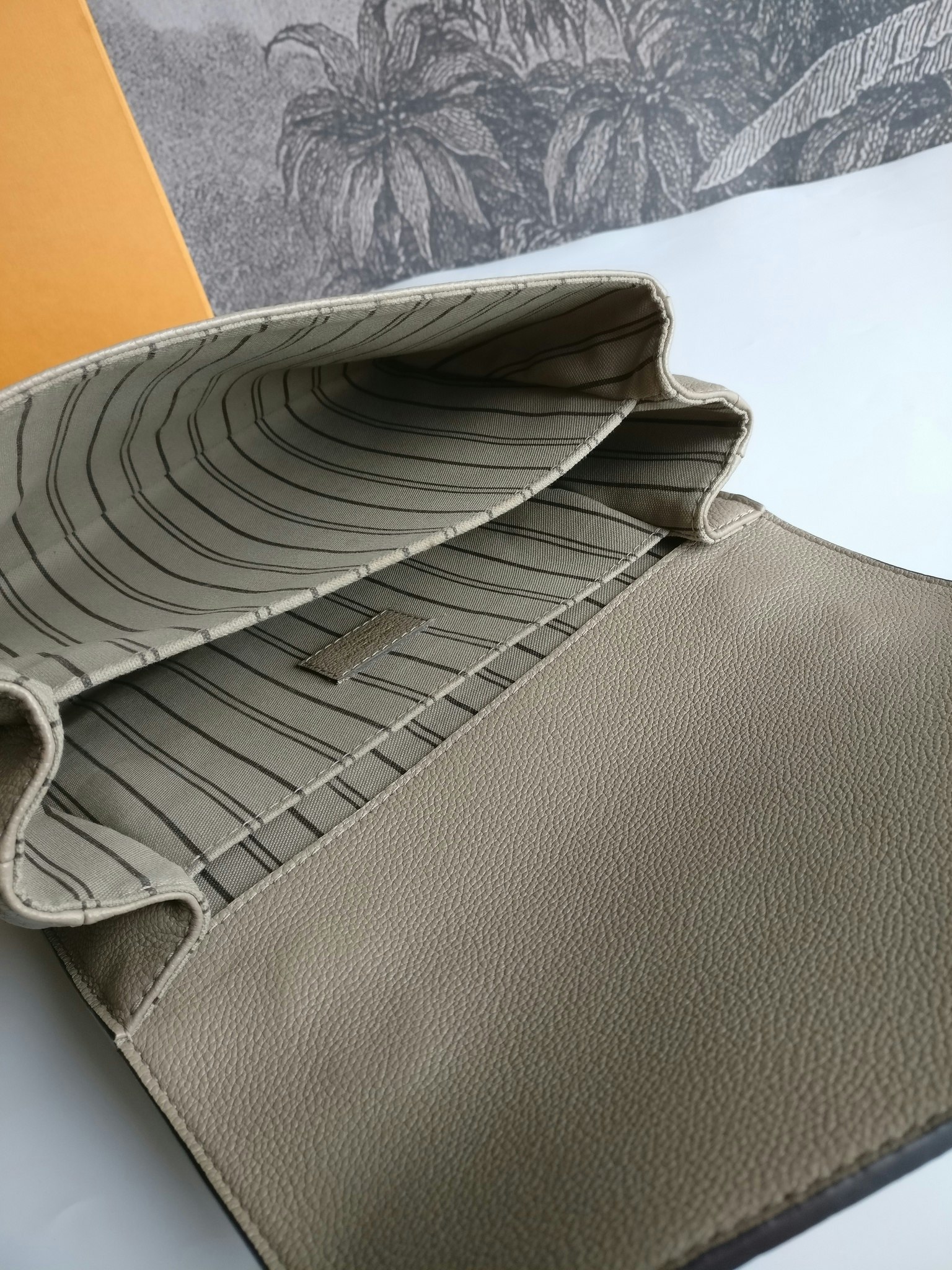 Louis Vuitton Pochette Metis empreinte Dune