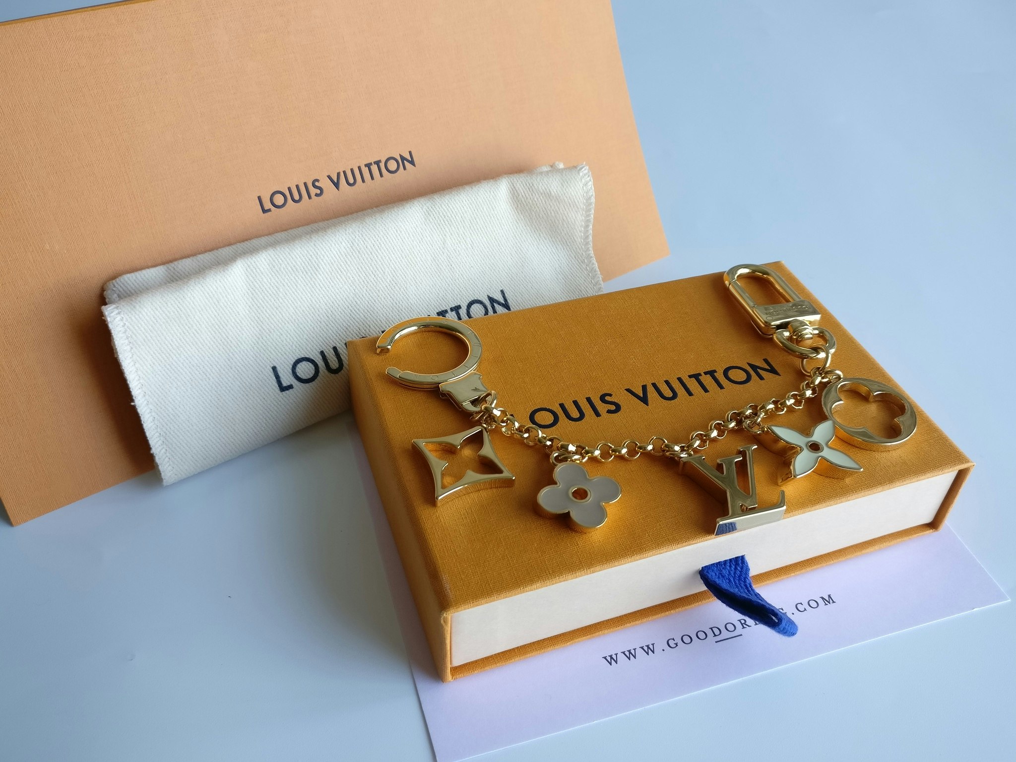 Fleur de monogram bag charm chain best sale