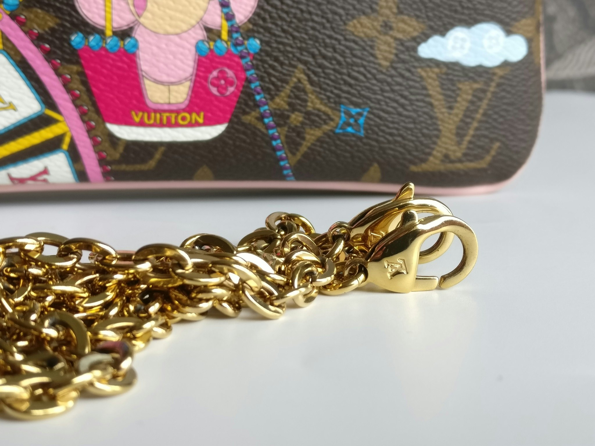 Louis Vuitton  Double Zip Pochette Illustre