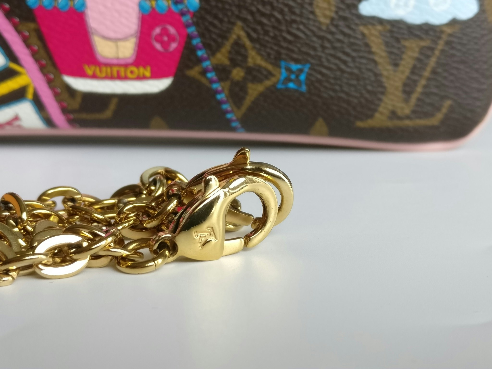 Louis Vuitton  Double Zip Pochette Illustre