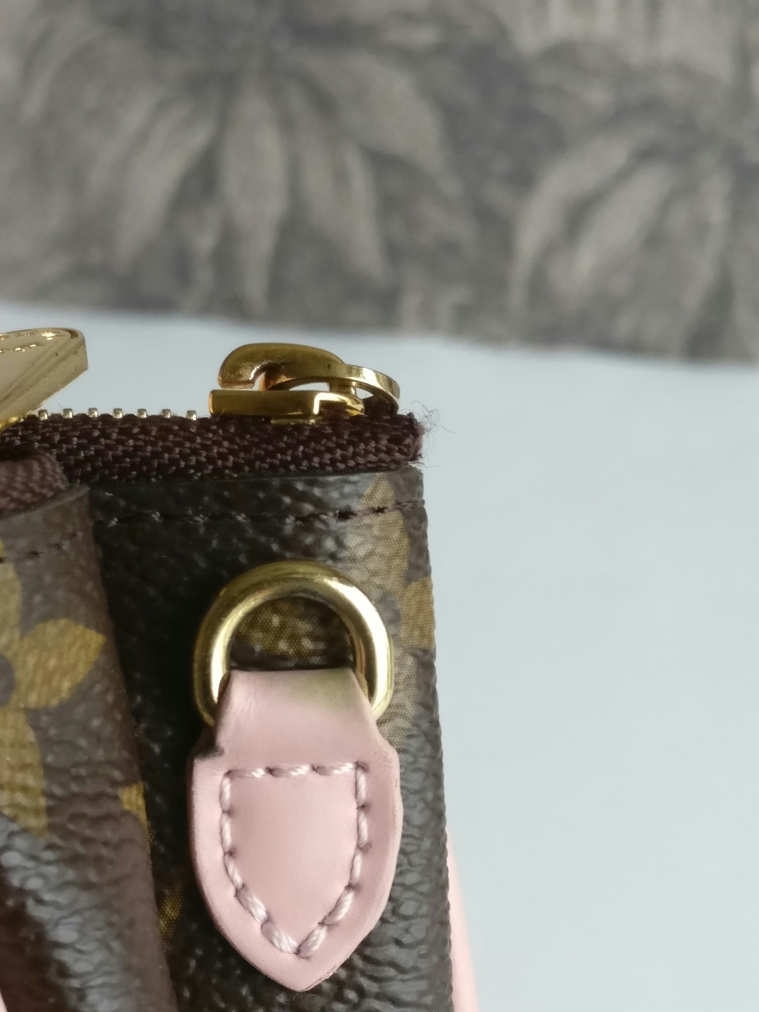 Louis Vuitton  Double Zip Pochette Illustre