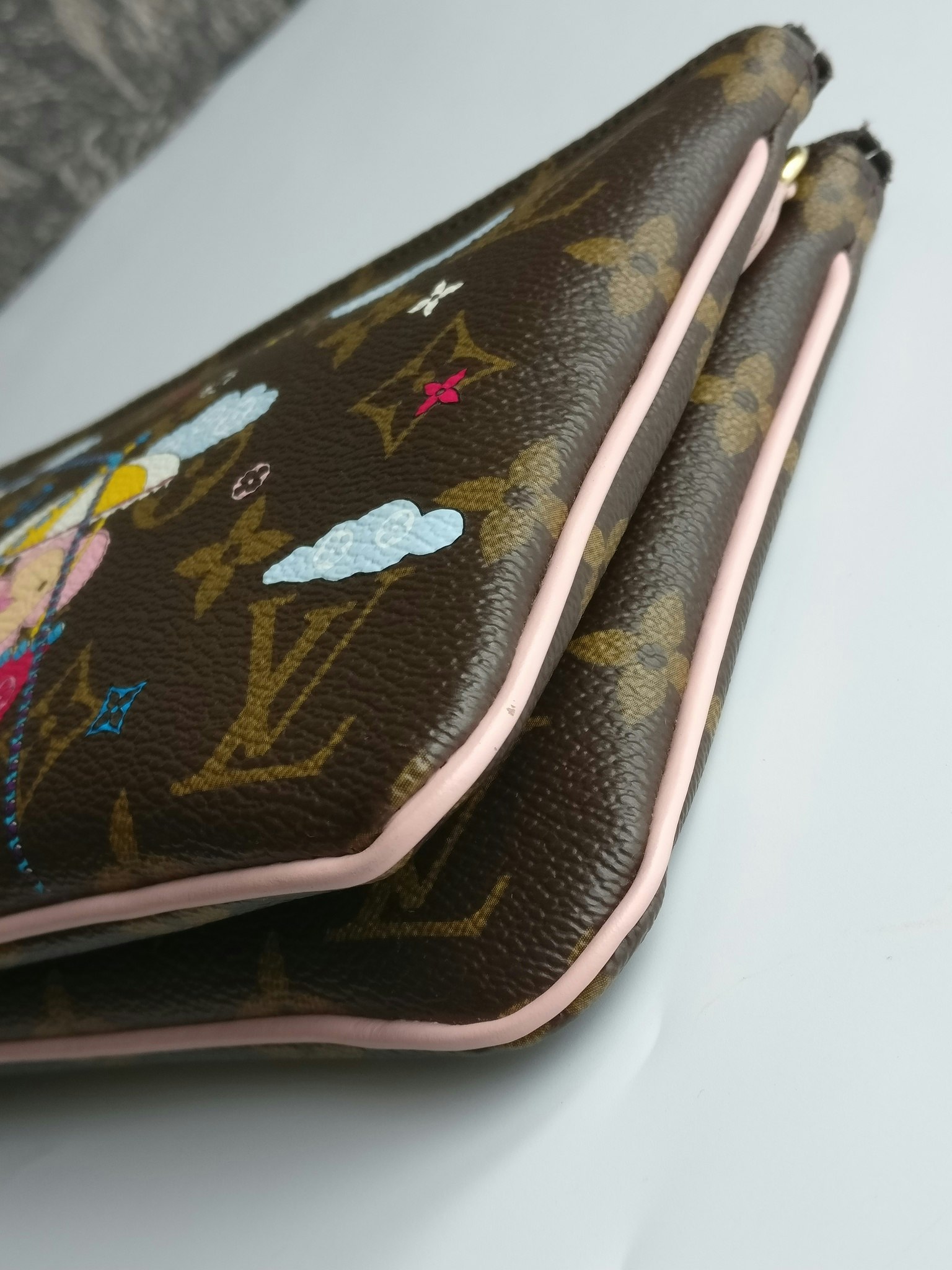 Louis Vuitton  Double Zip Pochette Illustre