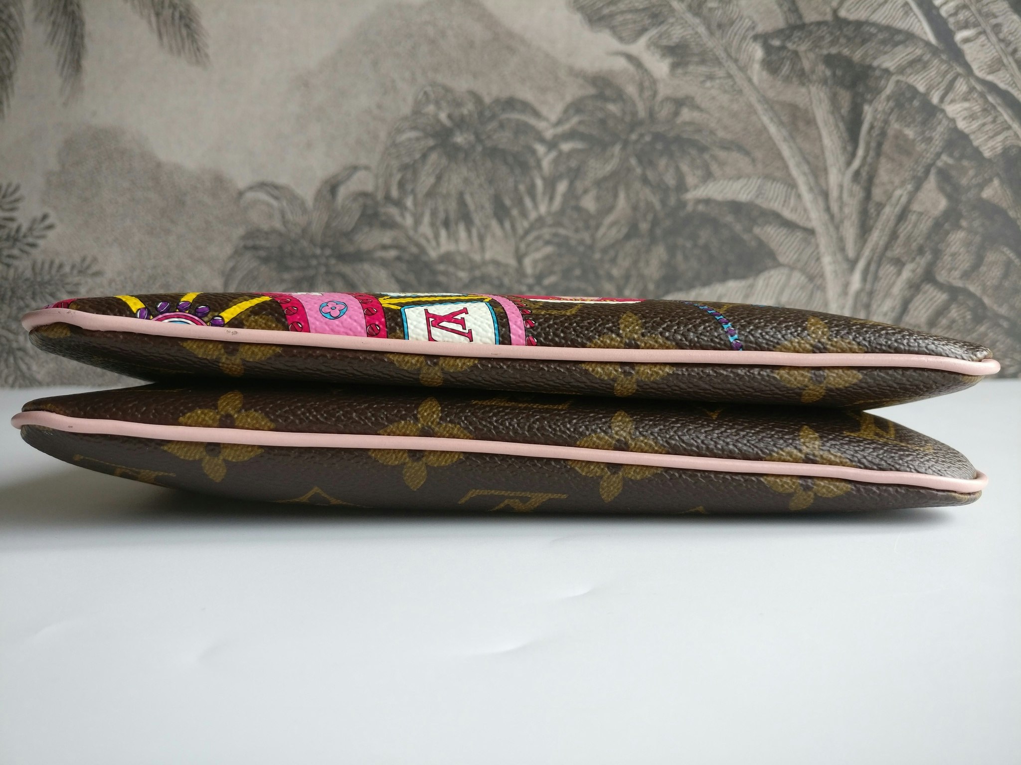 Louis Vuitton  Double Zip Pochette Illustre