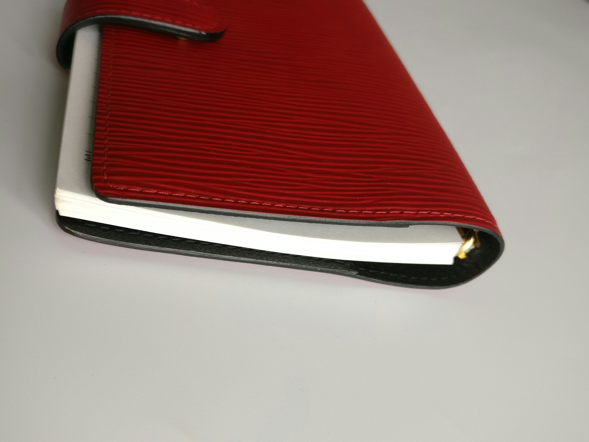Louis Vuitton Small Ring Agenda Cover red epi