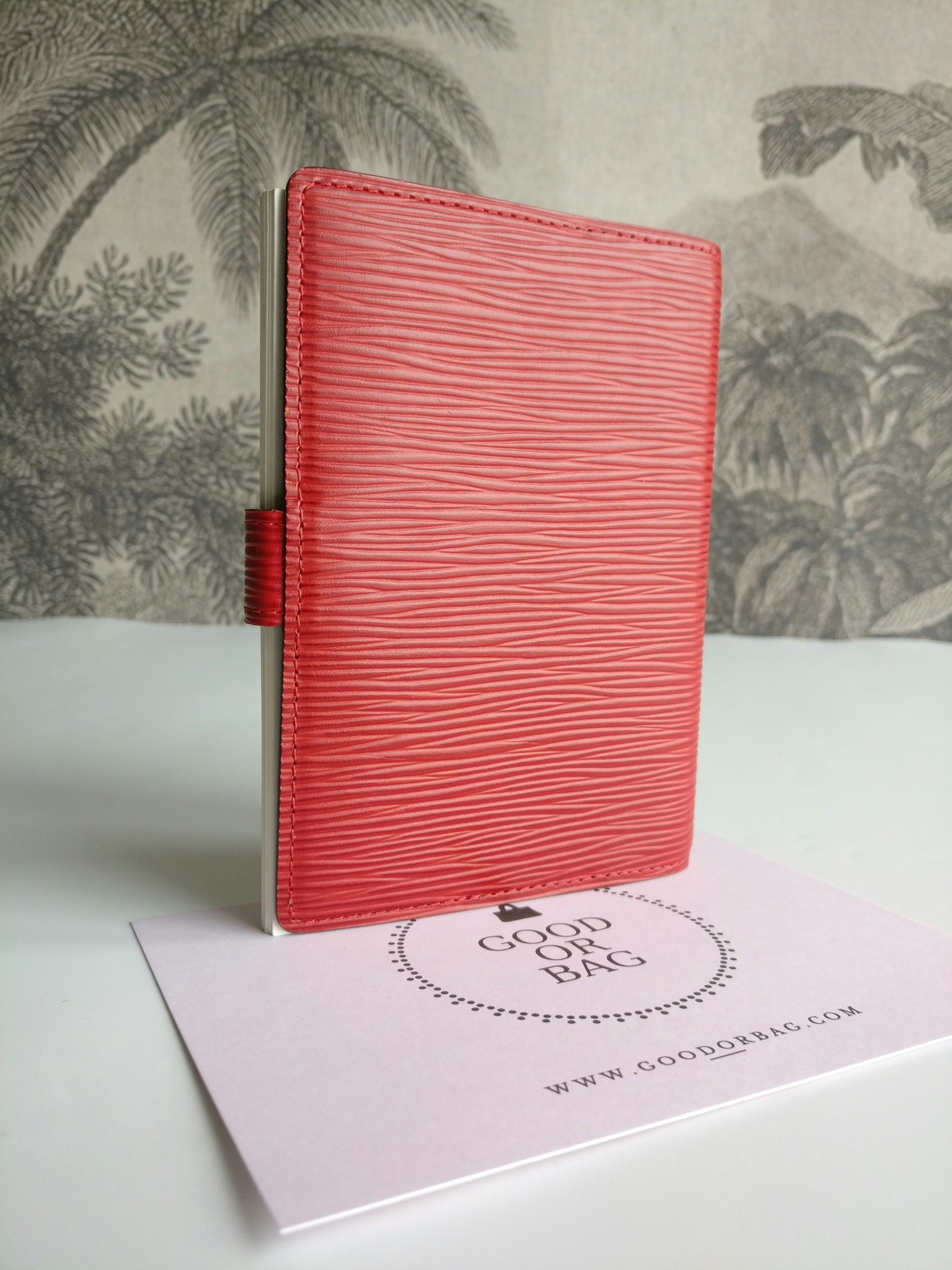 Louis Vuitton Small Ring Agenda Cover red epi