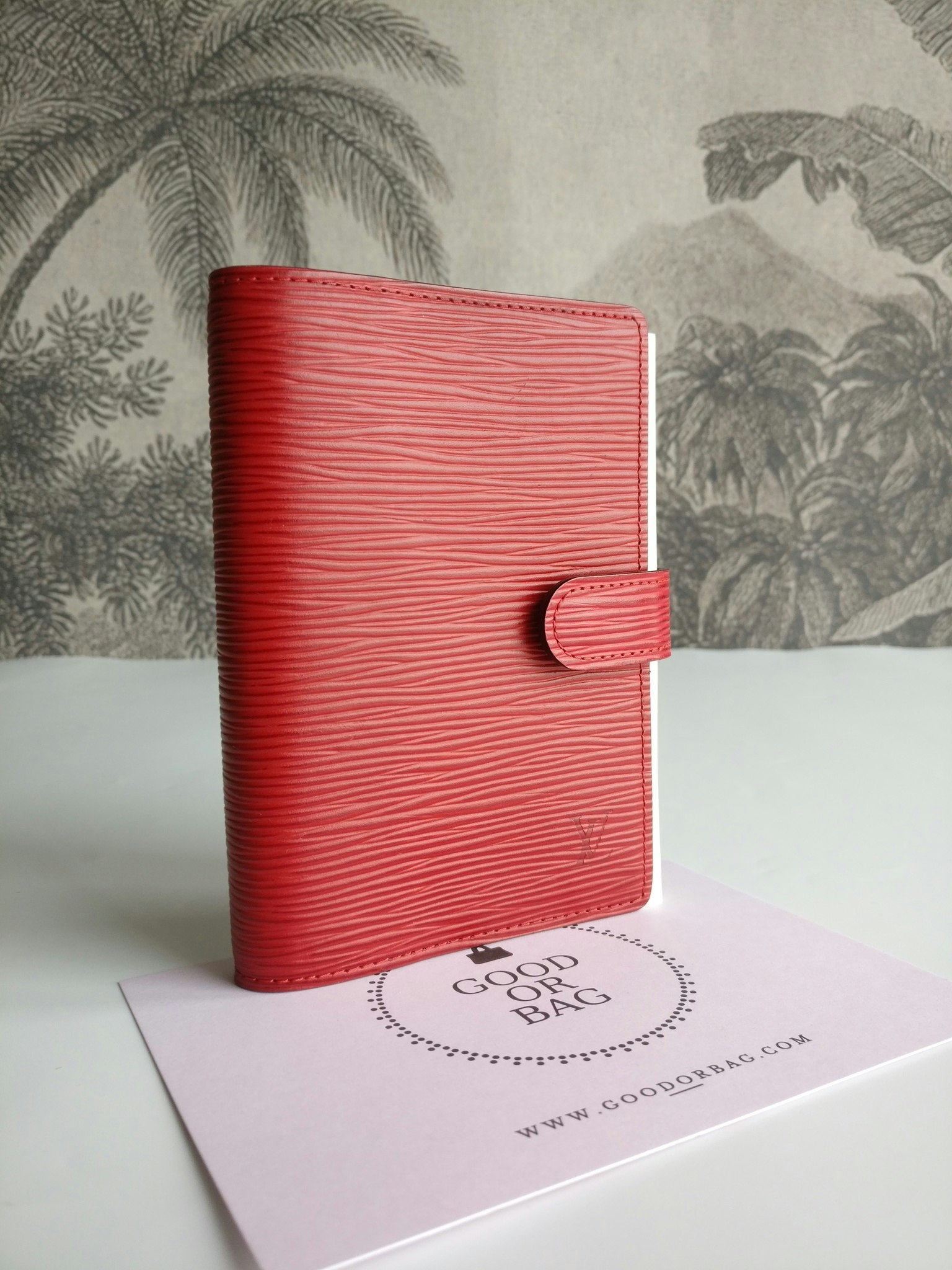 Louis Vuitton Small Ring Agenda Cover red epi