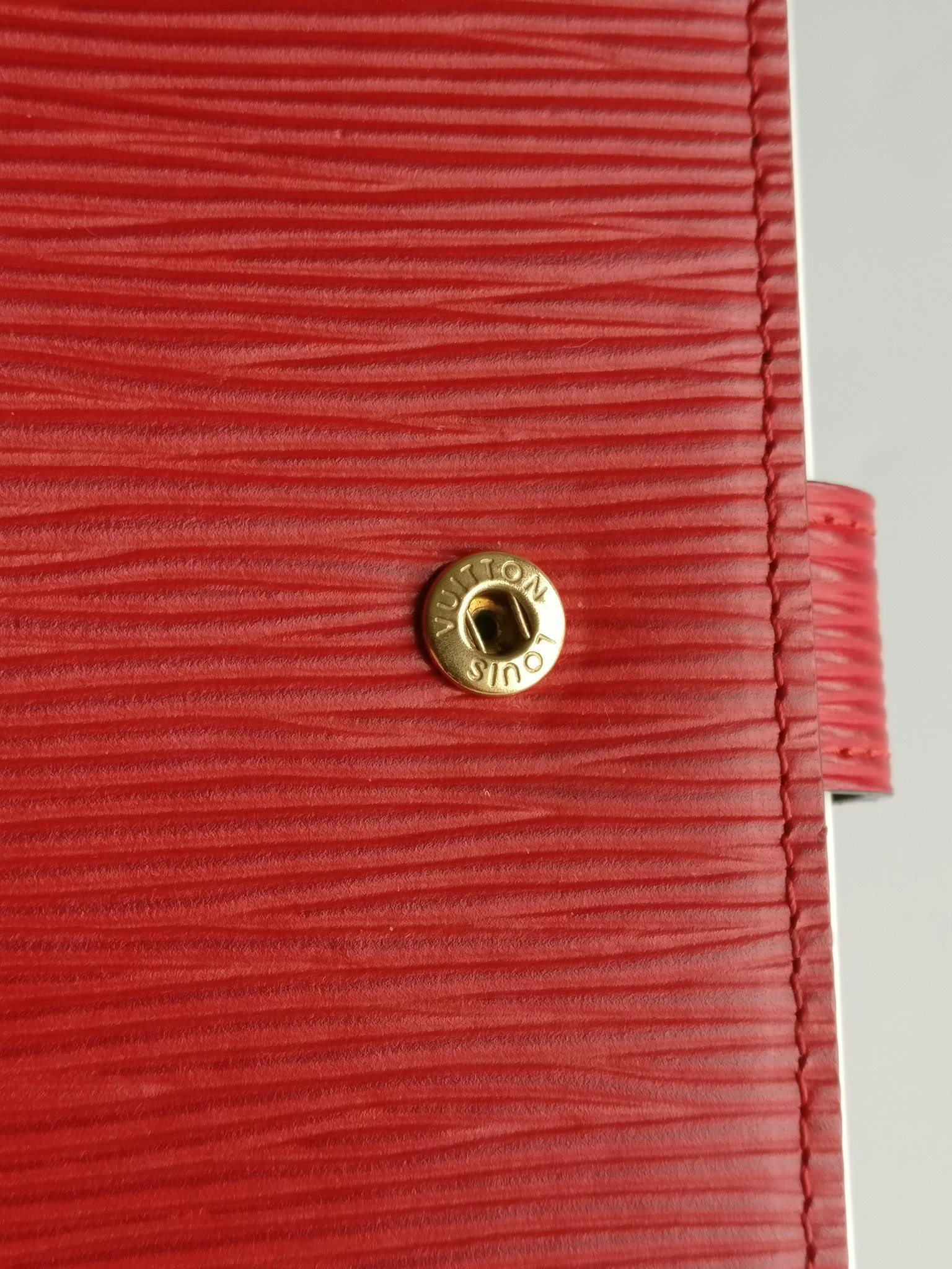 Louis Vuitton Small Ring Agenda Cover red epi
