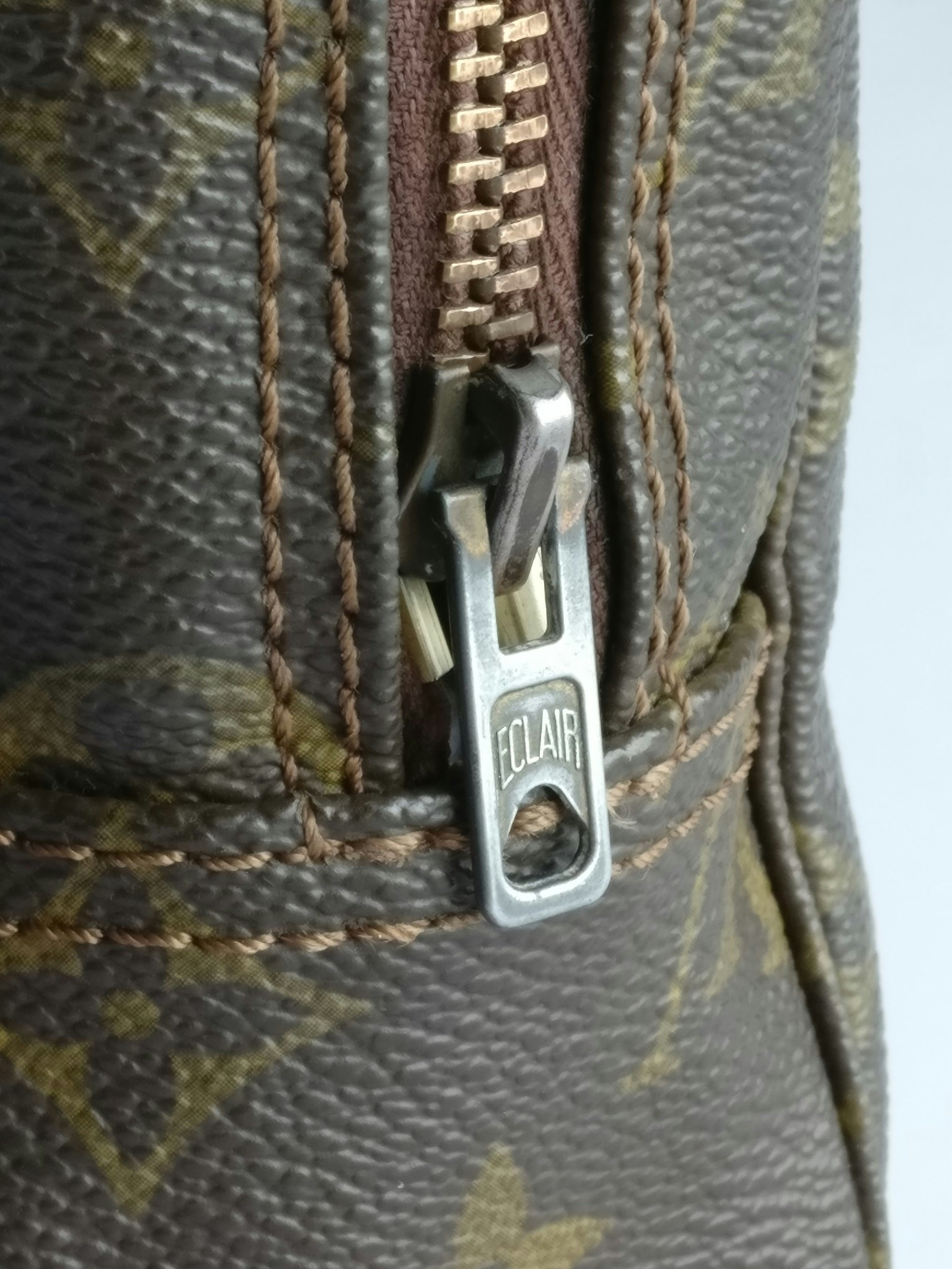Louis Vuitton Trousse Toilette 23