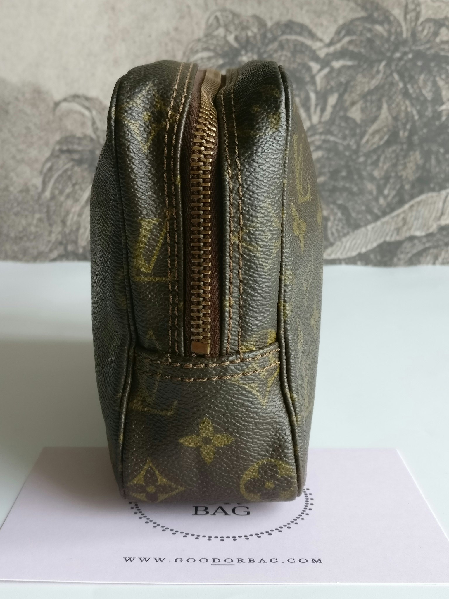 Louis Vuitton Trousse Toilette 23