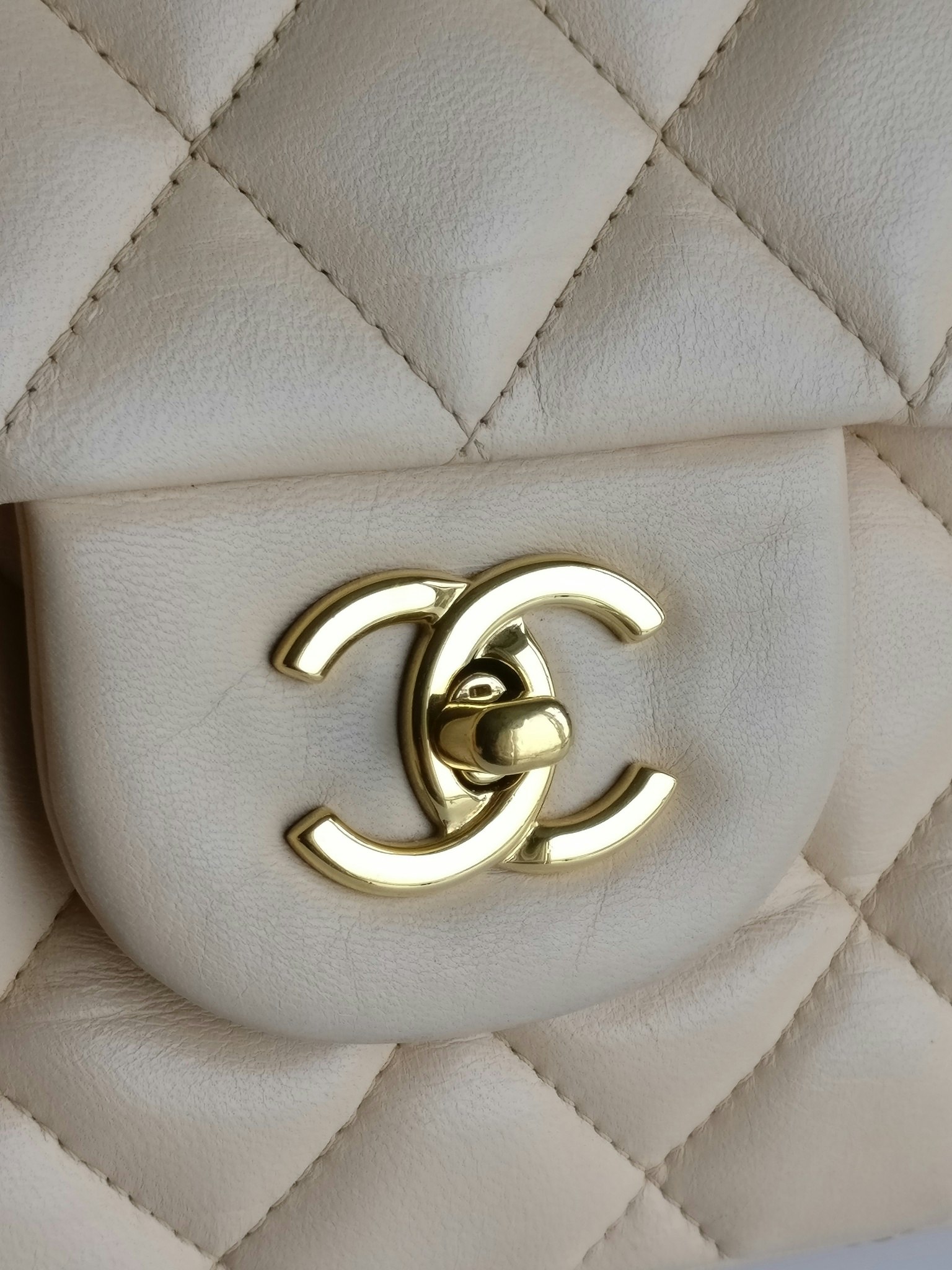 Chanel Jumbo Classic Single Flap Bag