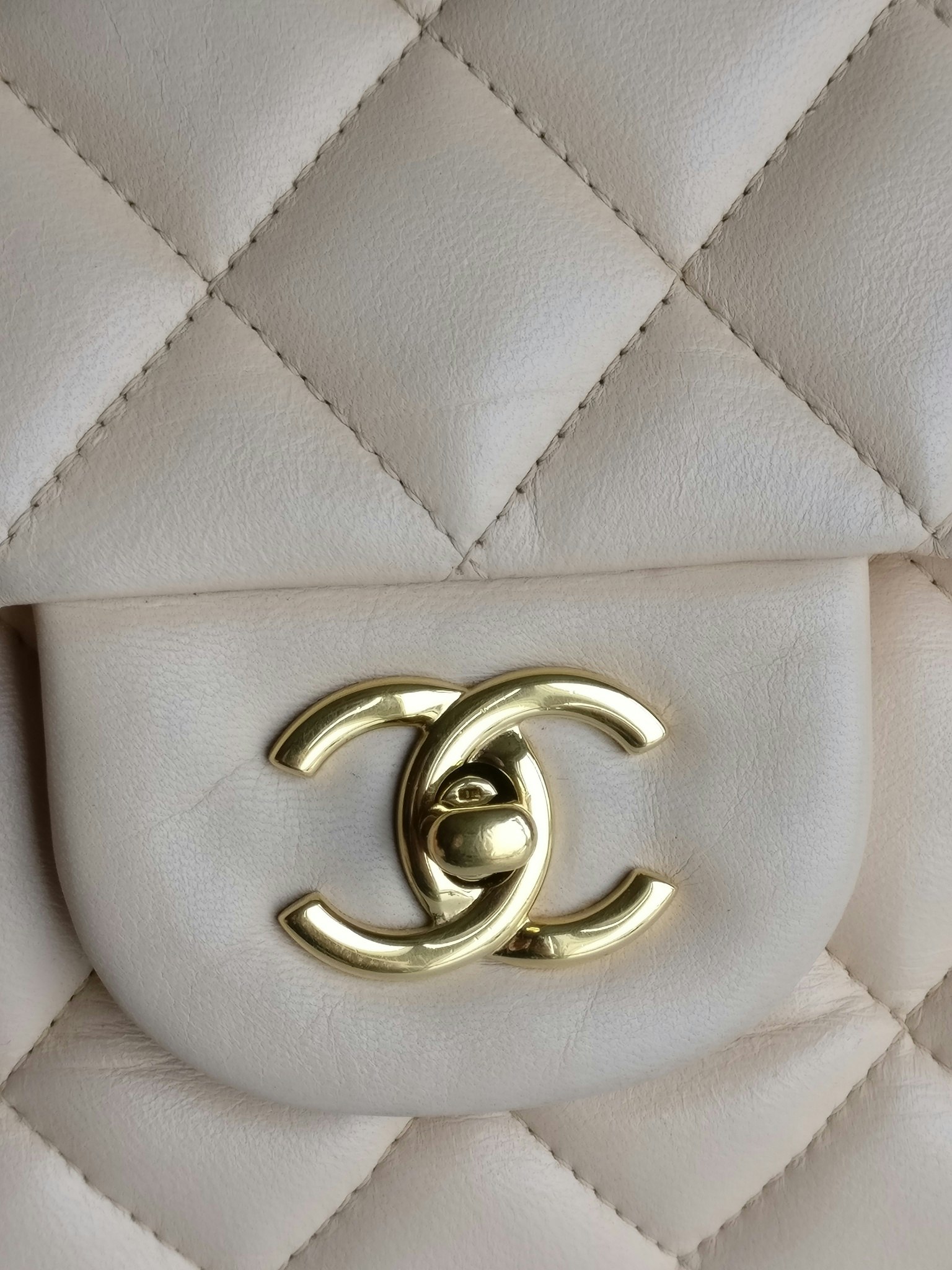 Chanel Jumbo Classic Single Flap Bag