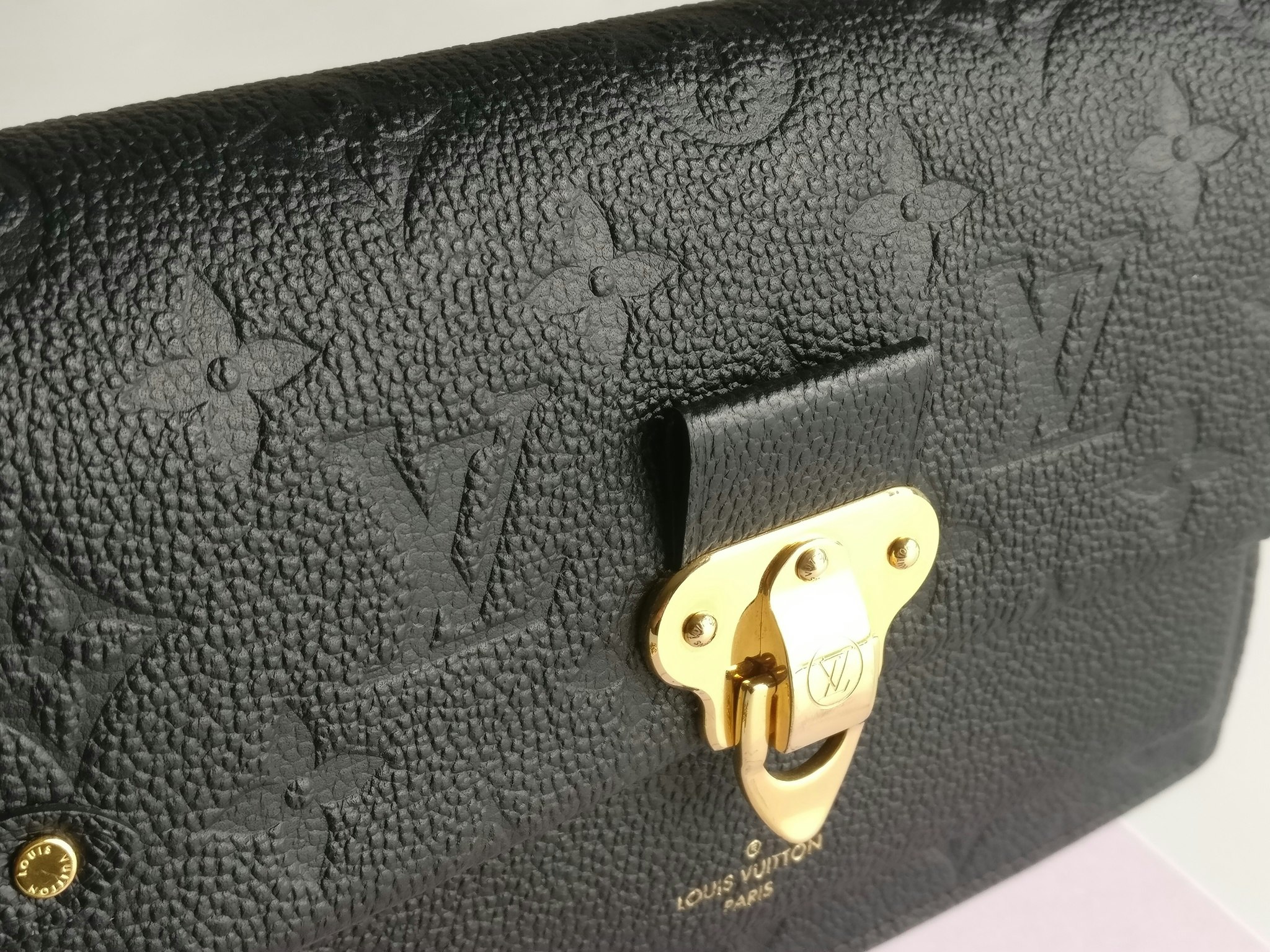 Louis Vuitton Vavin Chain Wallet empreinte