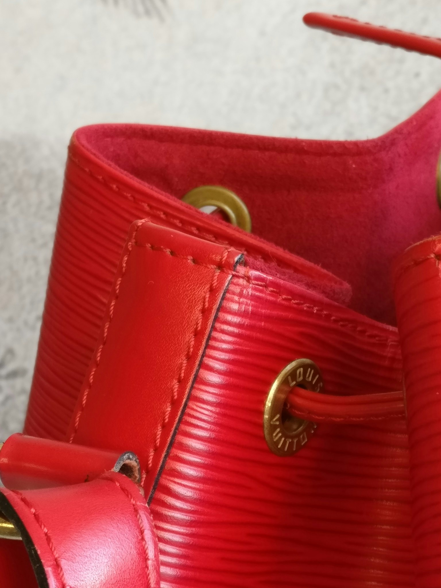 Louis Vuitton Petit Noé red epi