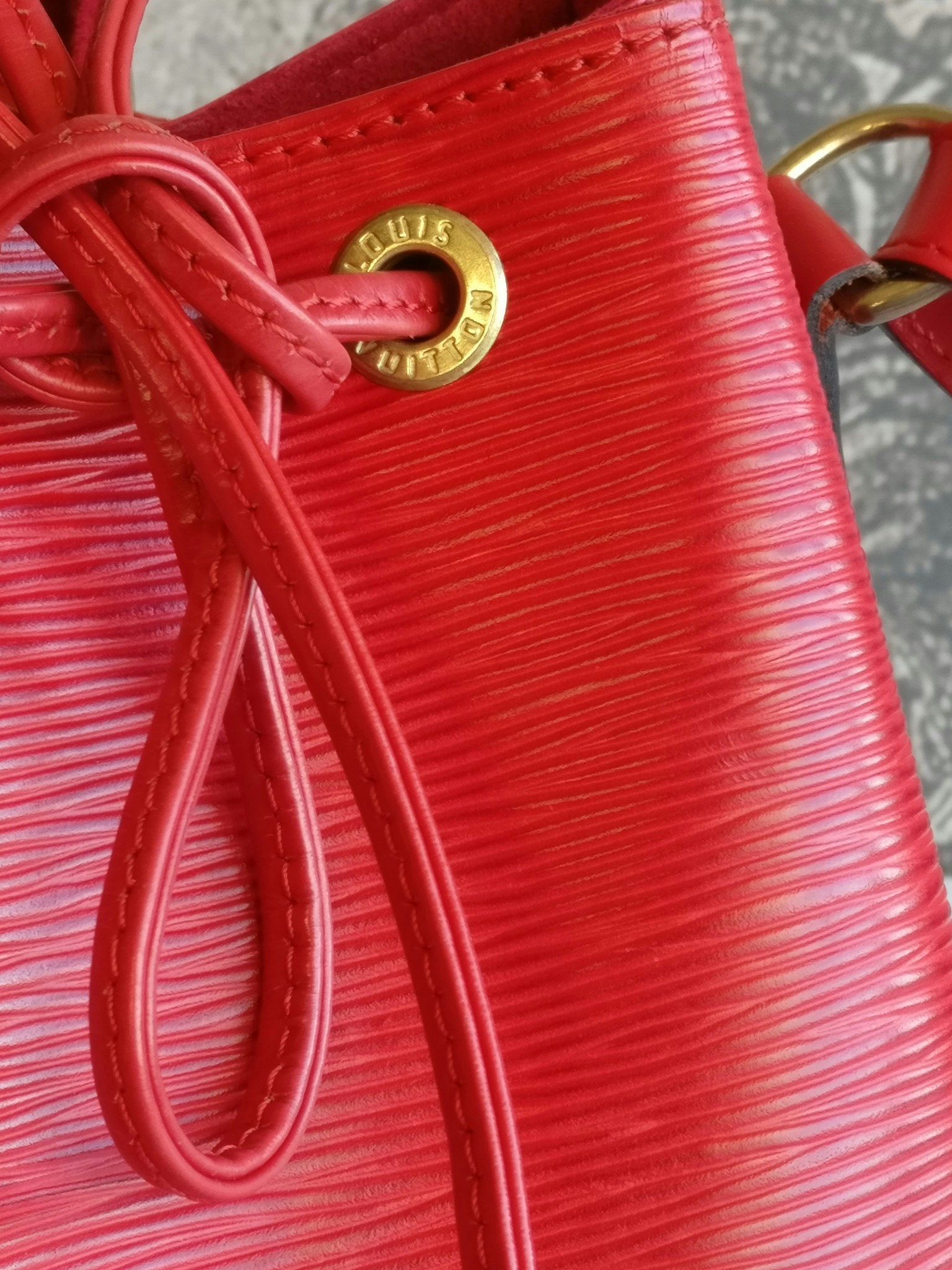 Louis Vuitton Petit Noé red epi