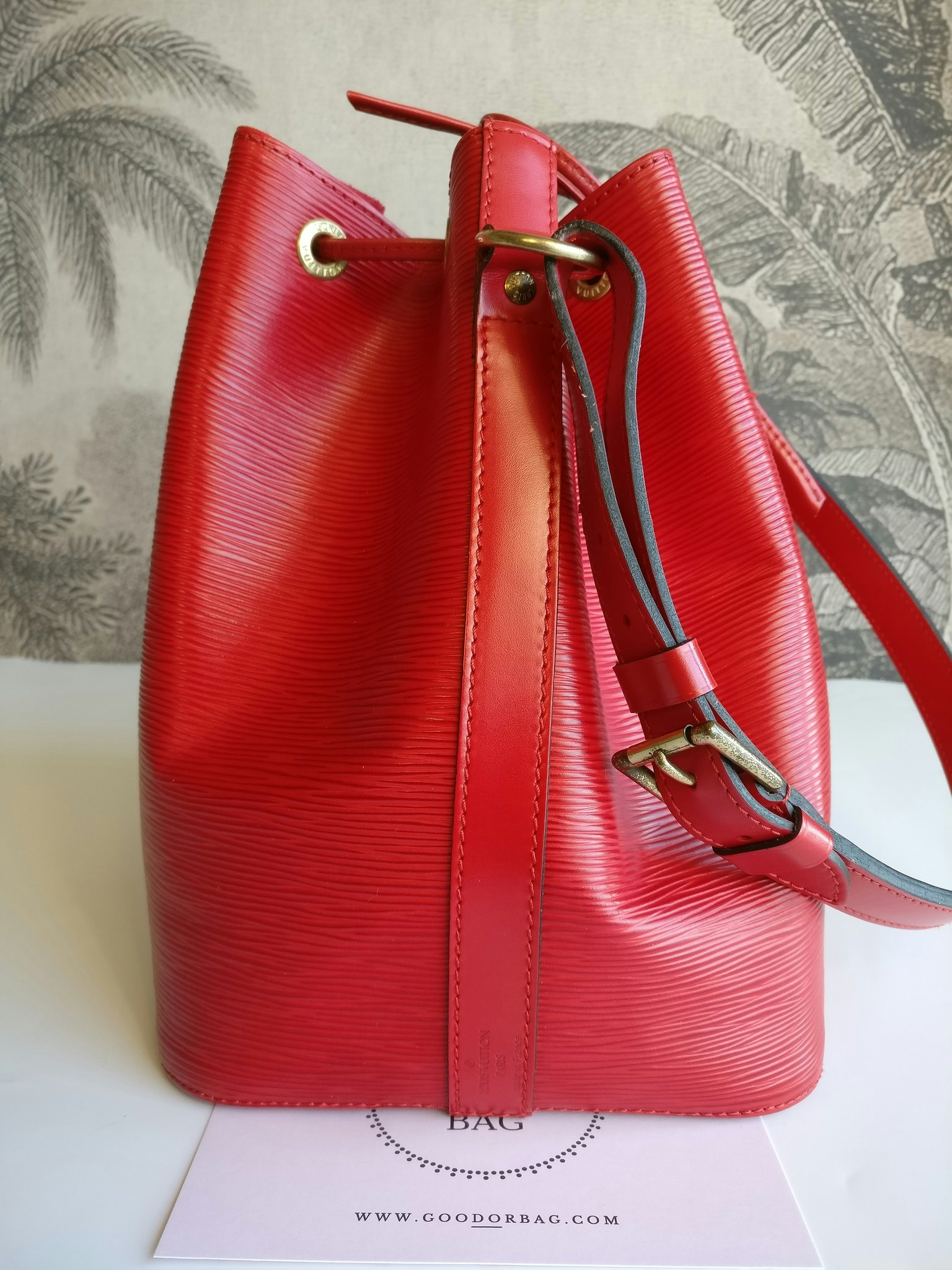Louis Vuitton Petit Noé red epi
