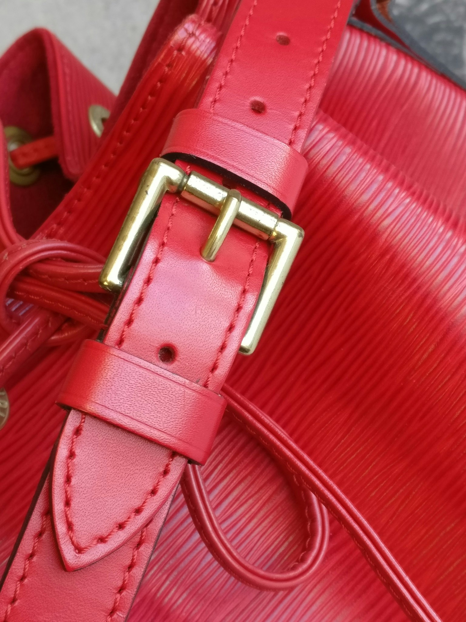 Louis Vuitton Petit Noé red epi