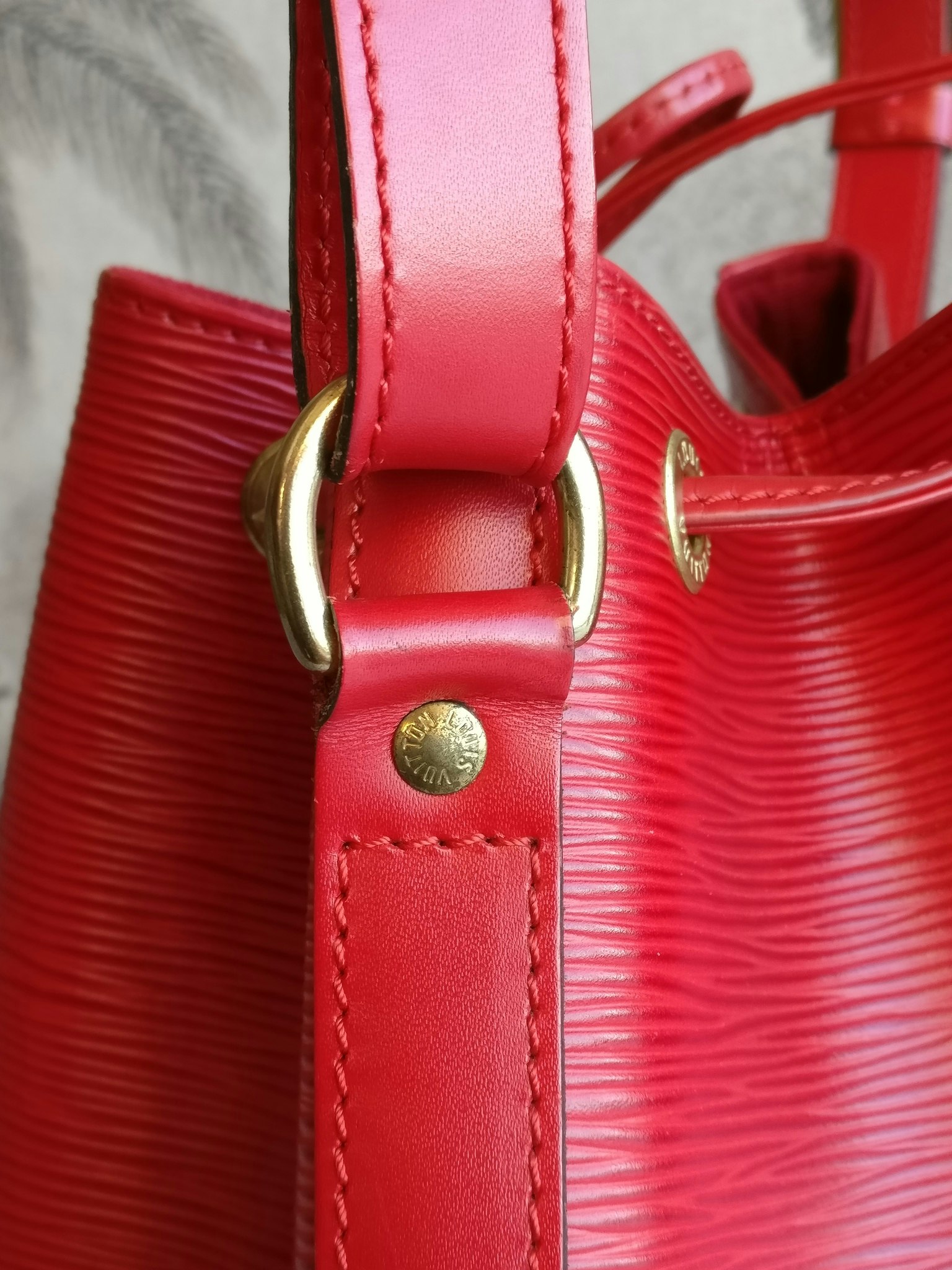 Louis Vuitton Petit Noé red epi